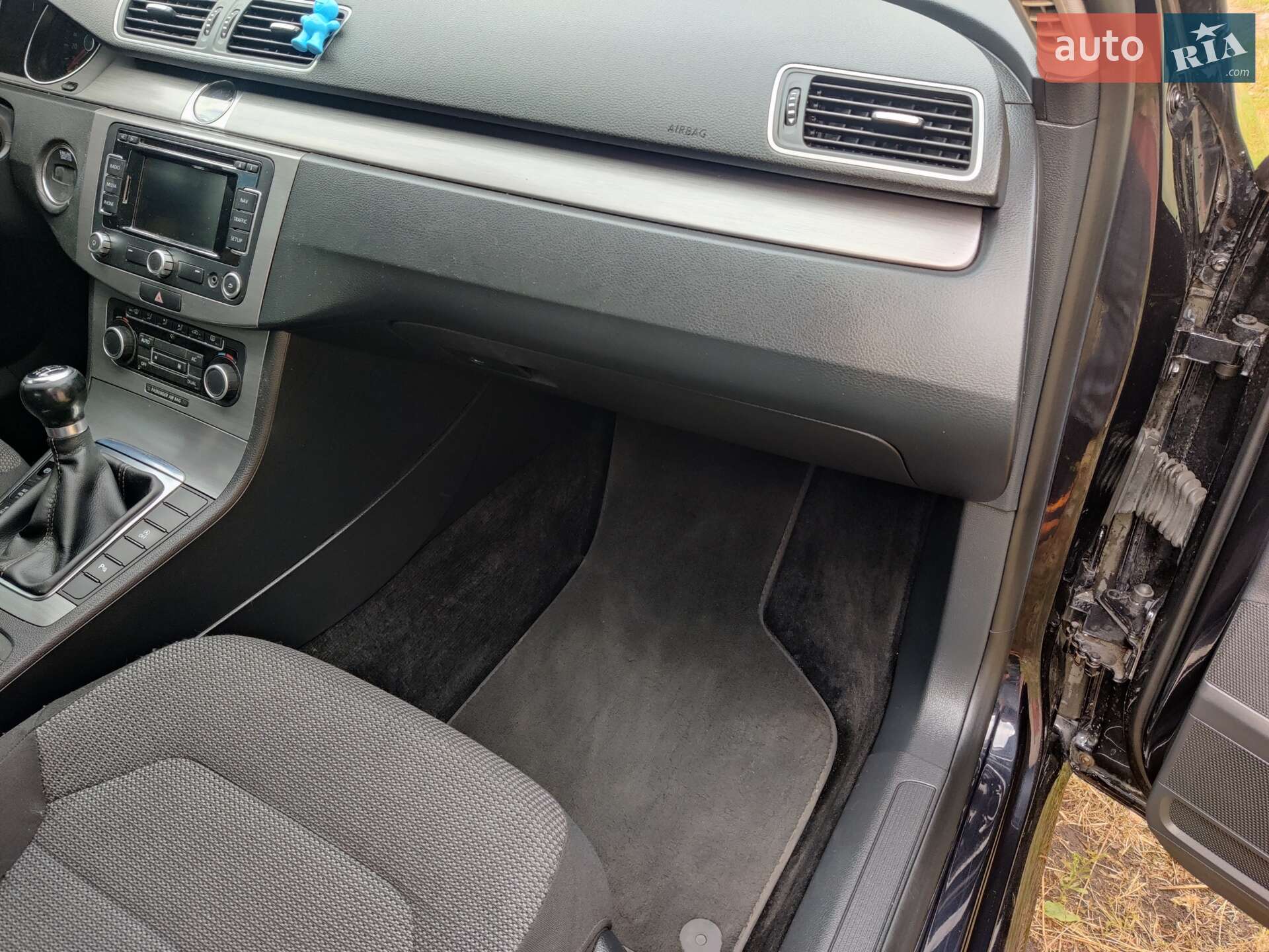 Volkswagen Passat 2011 VIN WVWZZZ3CZCP031088 фото оголошення 16 з 51