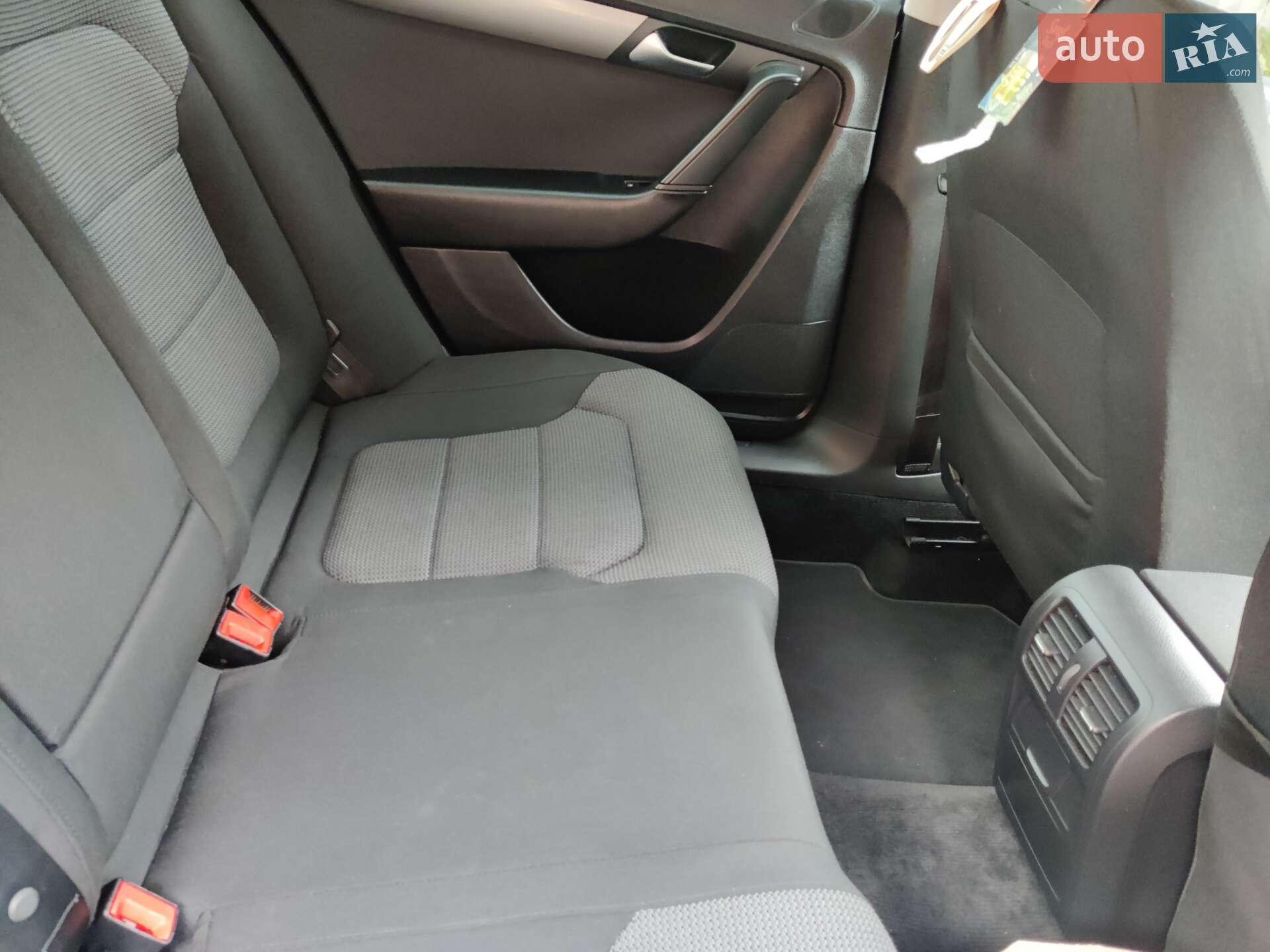 Volkswagen Passat 2011 VIN WVWZZZ3CZCP031088 фото оголошення 29 з 51