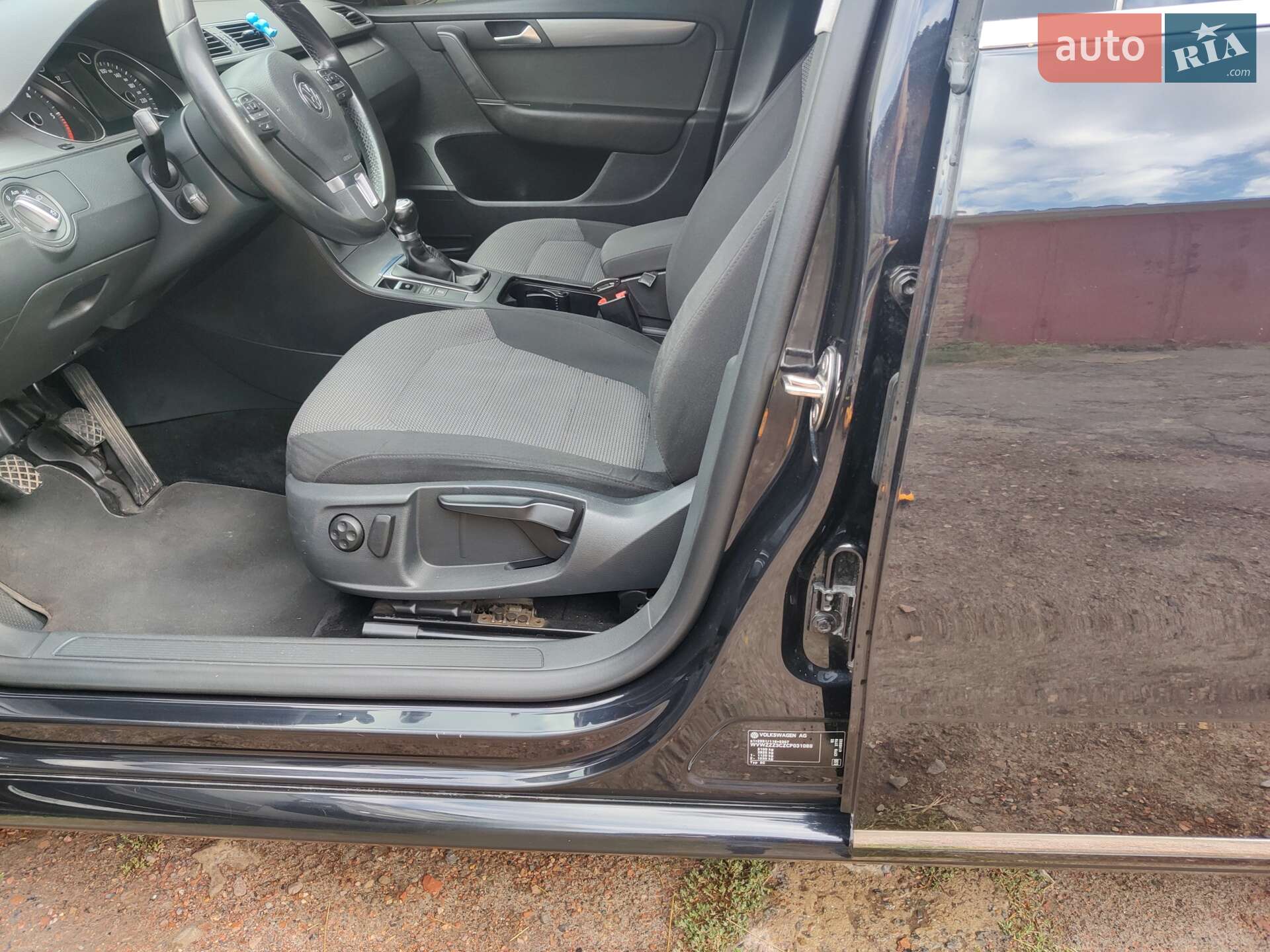 Volkswagen Passat 2011 VIN WVWZZZ3CZCP031088 фото оголошення 26 з 51