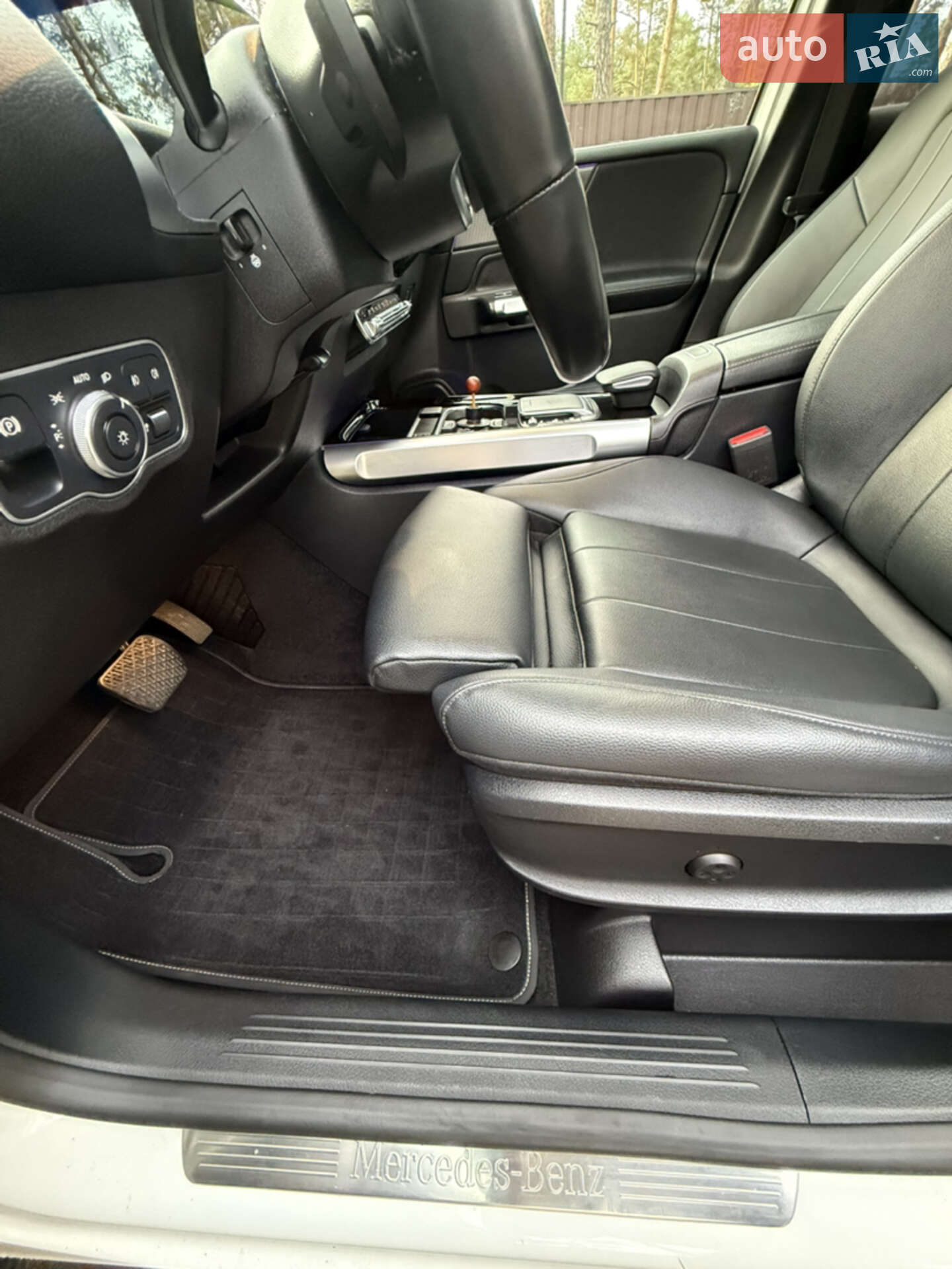 Mercedes-Benz GLB-Class 2021 VIN W1N4M4HBXMW162832 фото оголошення 5 з 35