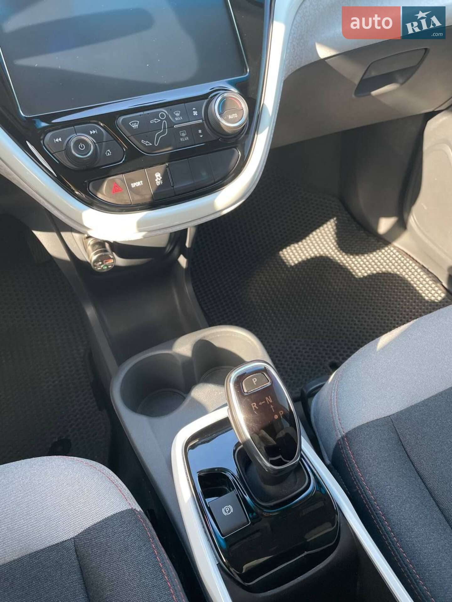 Chevrolet Bolt EV 2021 VIN 1G1FY6S05M4111721 фото оголошення 5 з 37