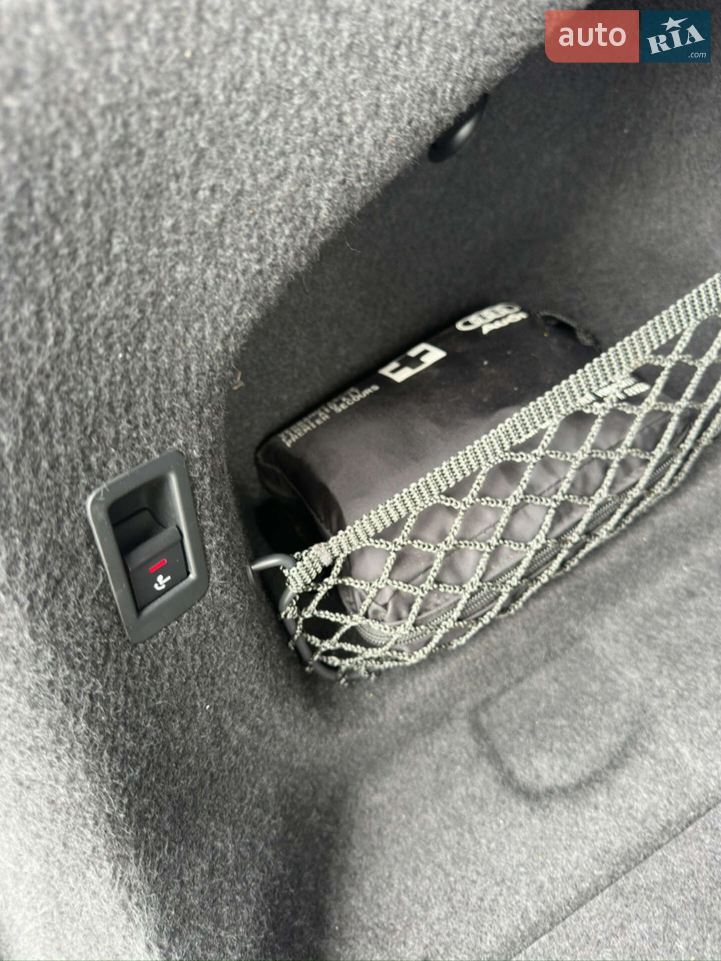 Audi A6 2019 VIN WAUZZZF25LN025927 фото оголошення 38 з 41