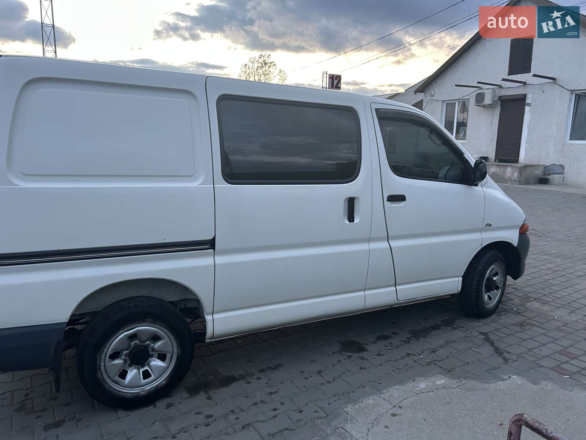 Toyota Hiace 2005 VIN JT121JK1100027119 фото оголошення 4 з 9