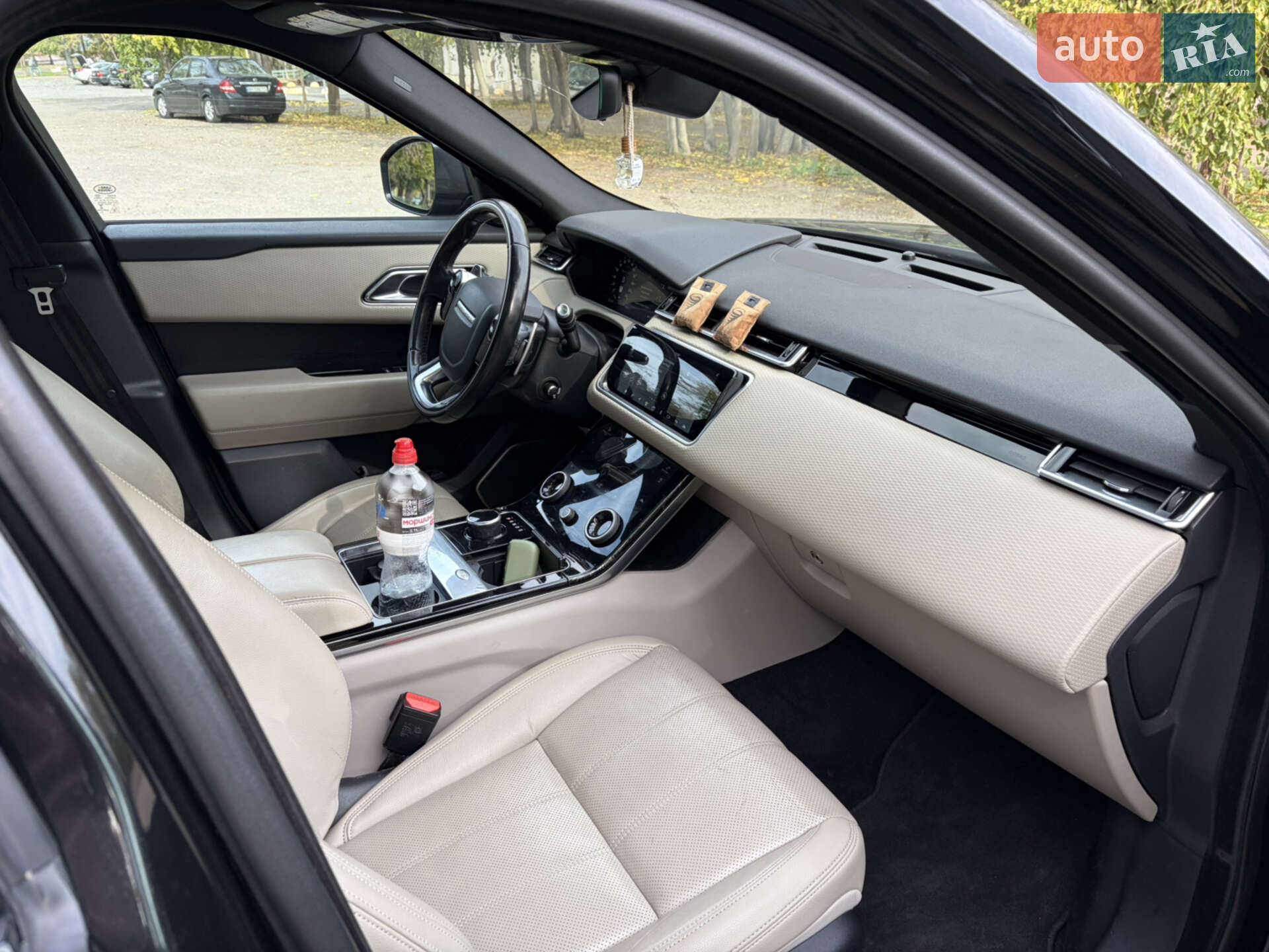 Land Rover Range Rover Velar 2017 VIN SALYL2RX8JA741989 фото оголошення 8 з 13