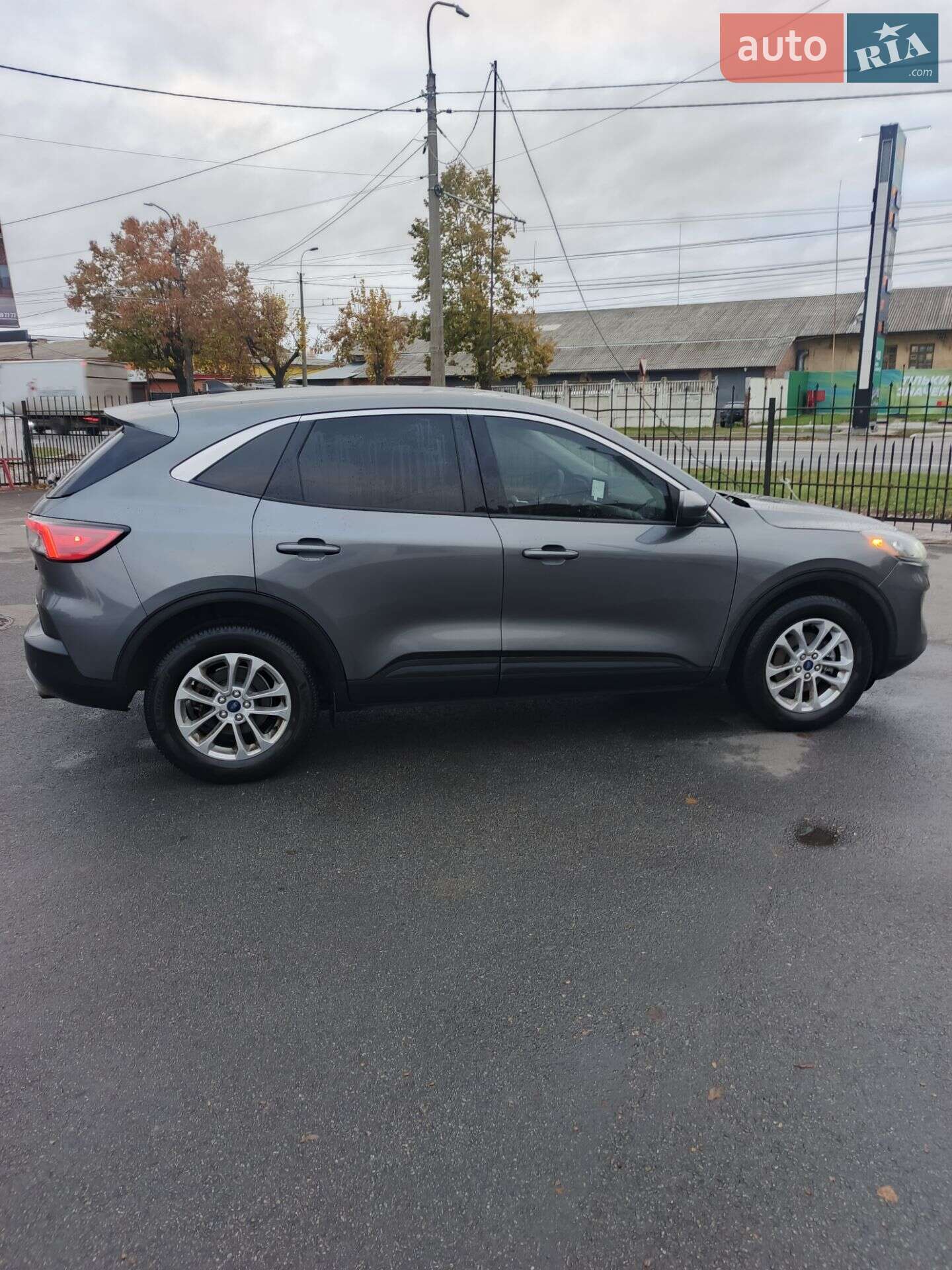Ford Escape 2021 VIN 1FMCU9BZ7MUA51555 фото оголошення 2 з 16