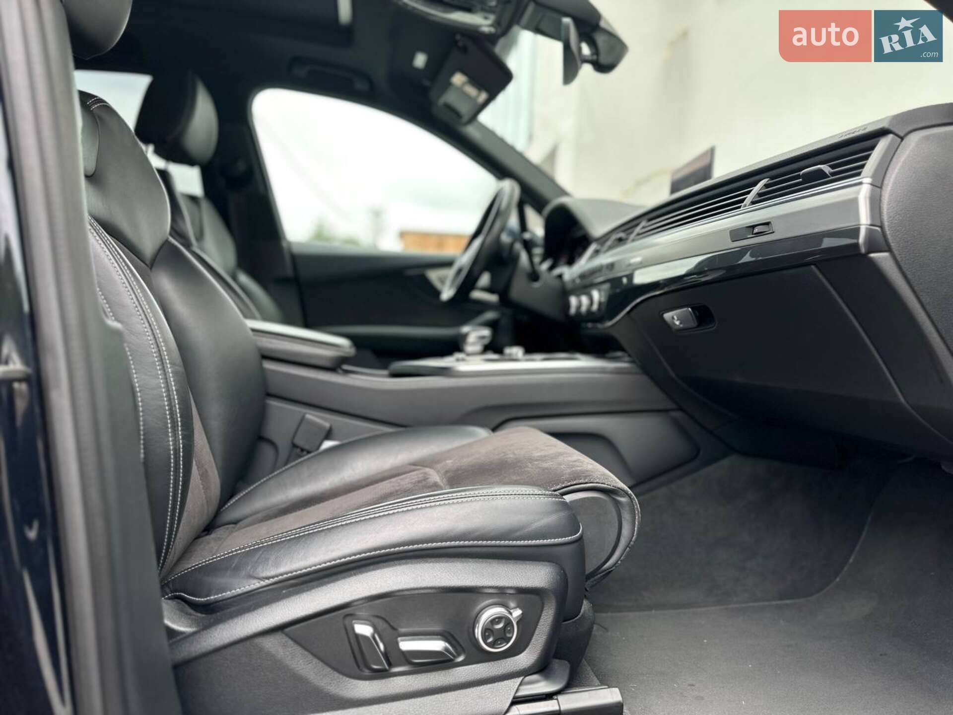 Audi Q7 2017 VIN WAUZZZ4M0HD054446 фото оголошення 64 з 82