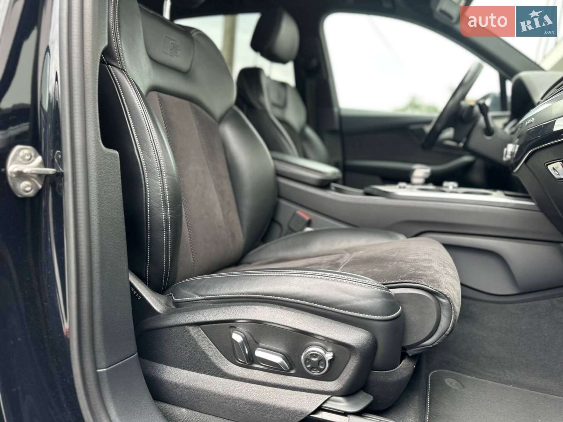 Audi Q7 2017 VIN WAUZZZ4M0HD054446 фото оголошення 65 з 82