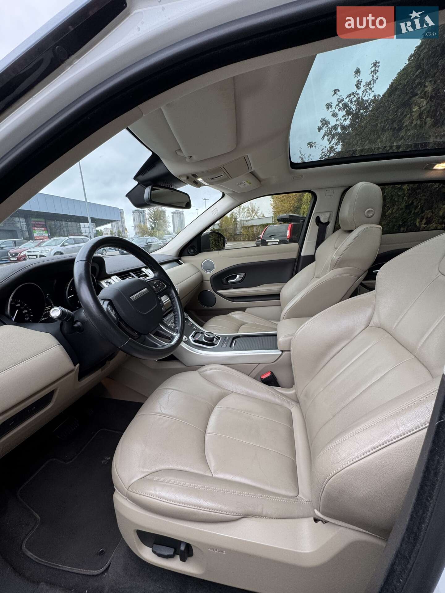 Land Rover Range Rover Evoque 2017 VIN SALVA2BN1HH247492 фото оголошення 4 з 15