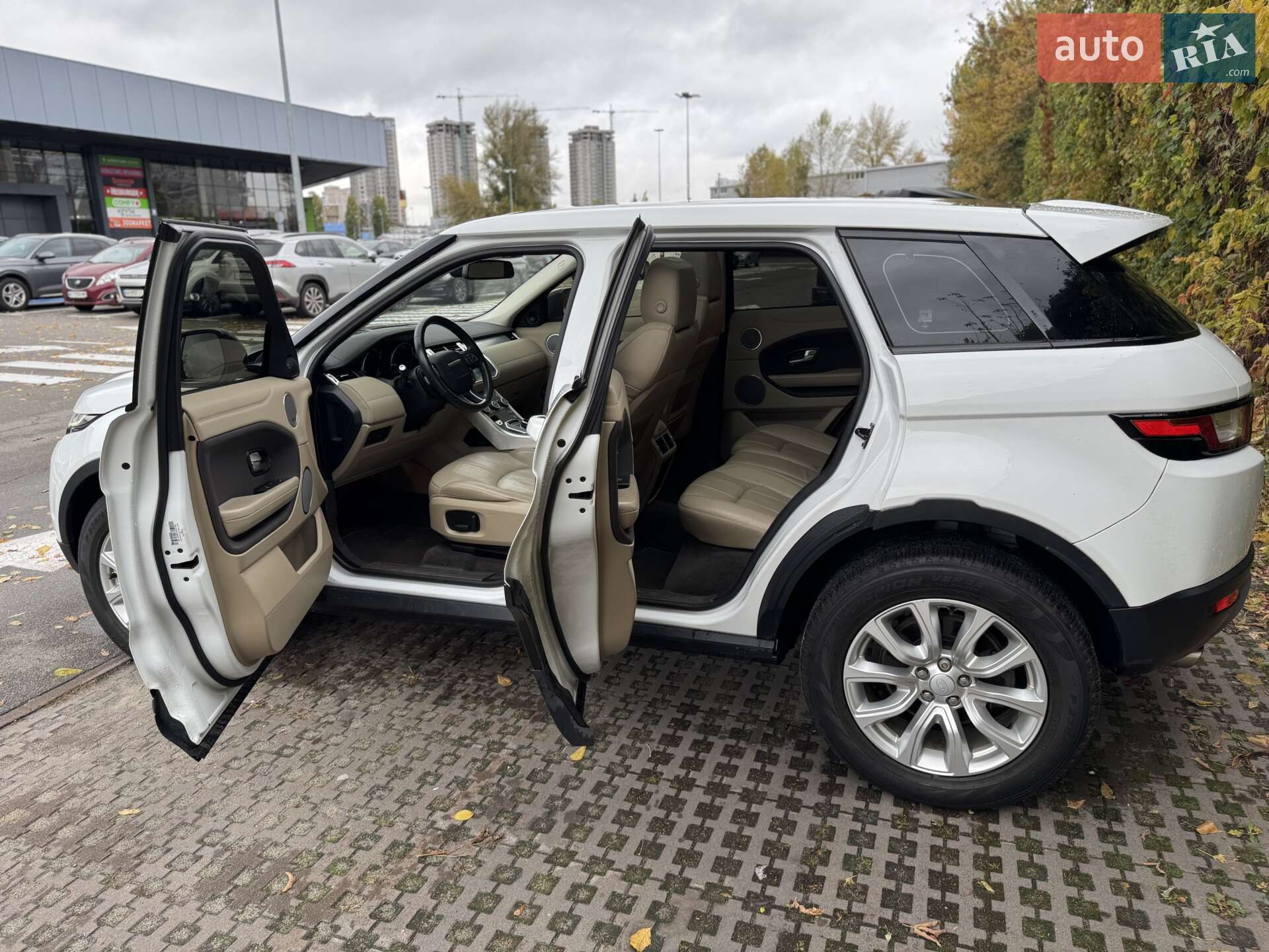 Land Rover Range Rover Evoque 2017 VIN SALVA2BN1HH247492 фото оголошення 7 з 15