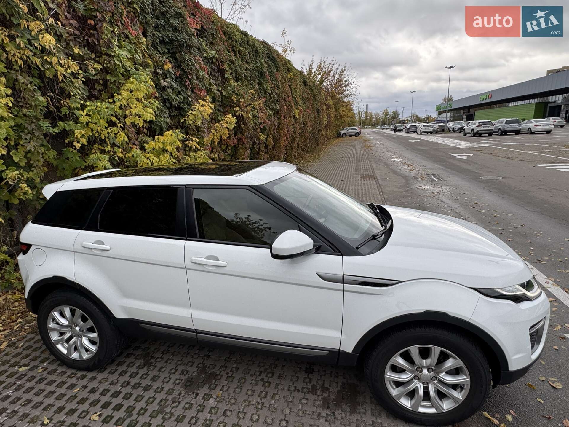 Land Rover Range Rover Evoque 2017 VIN SALVA2BN1HH247492 фото оголошення 11 з 15