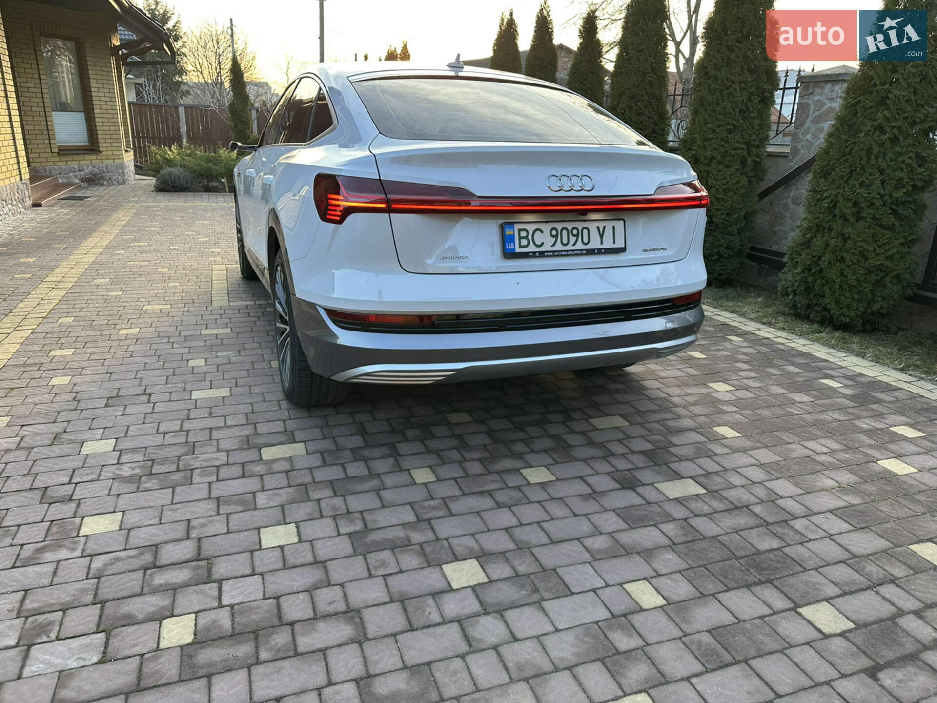 Audi e-tron 2020 VIN WAUZZZGE0LB030866 фото оголошення 5 з 15