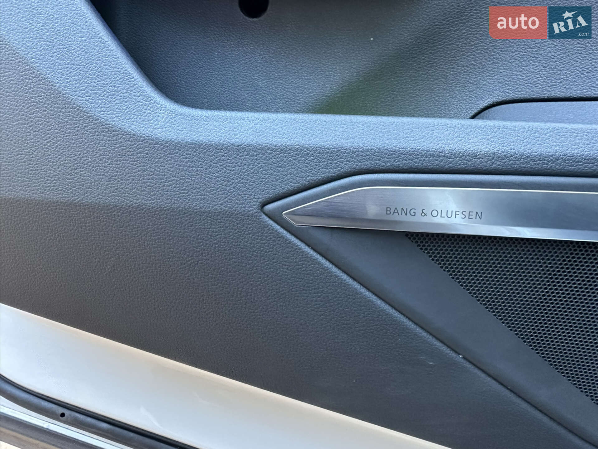 Audi e-tron 2020 VIN WAUZZZGE0LB030866 фото оголошення 13 з 15