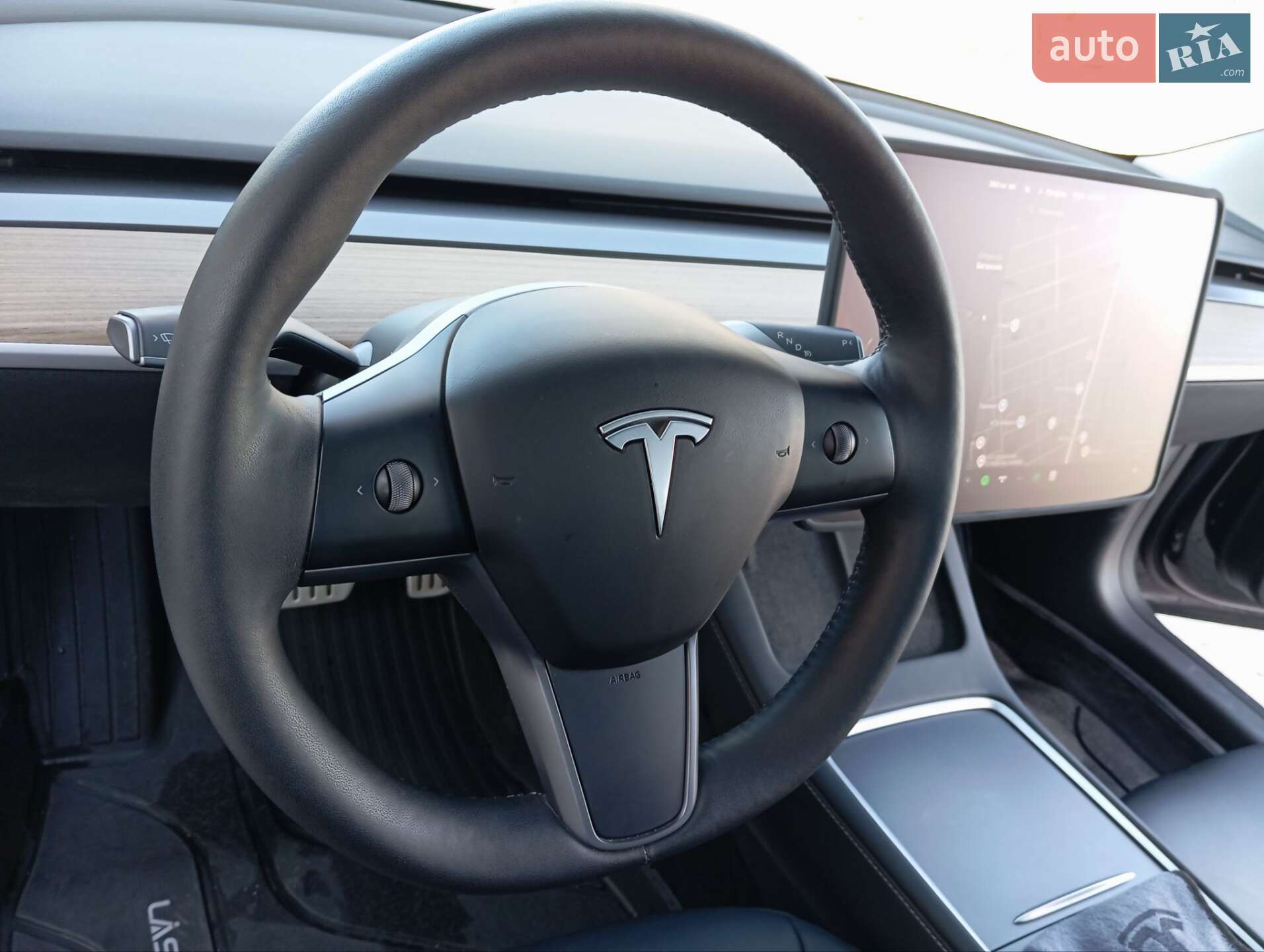 Tesla Model 3 2023 VIN 5YJ3E1EC5PF697541 фото оголошення 13 з 24