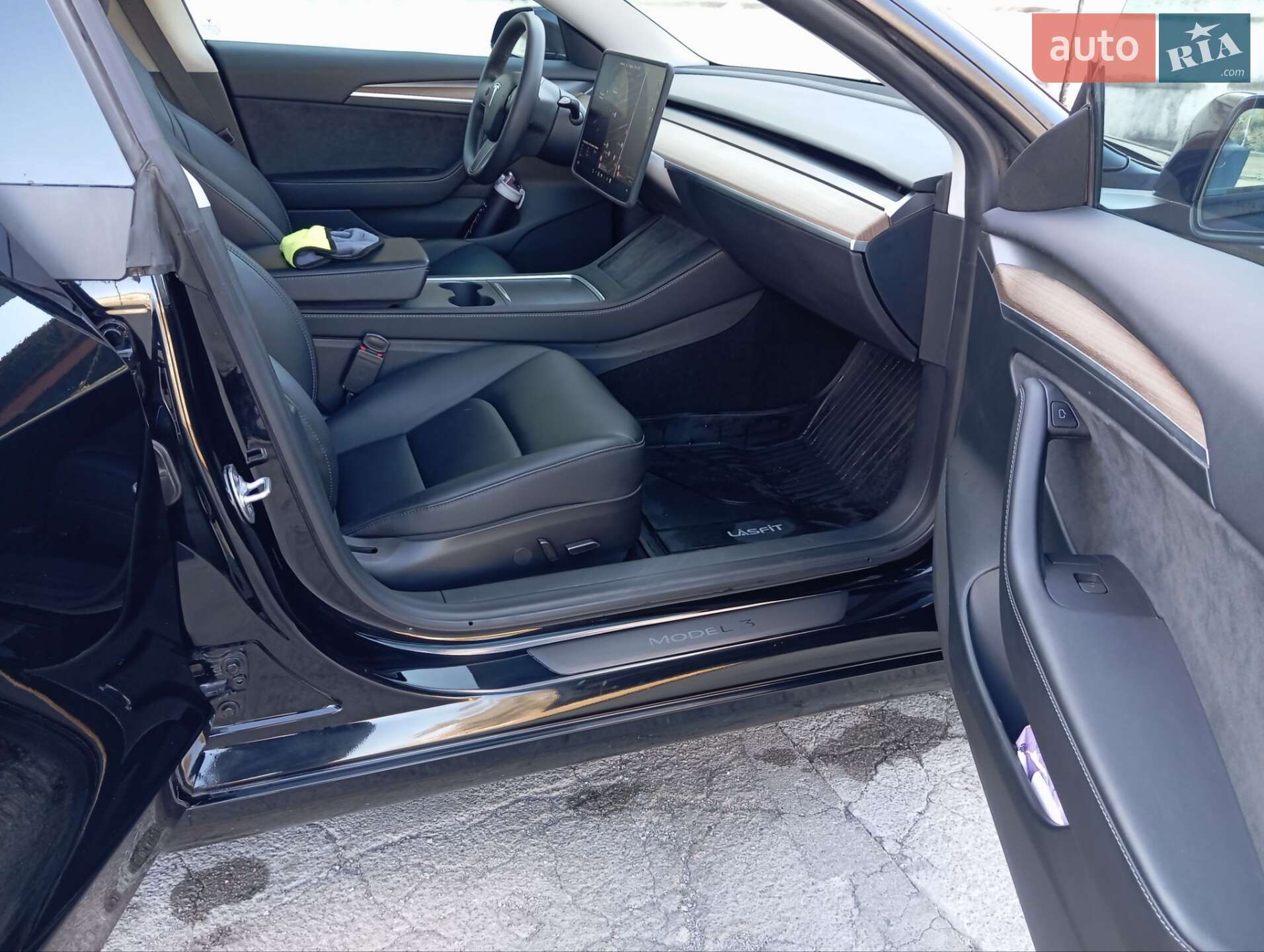 Tesla Model 3 2023 VIN 5YJ3E1EC5PF697541 фото оголошення 19 з 24