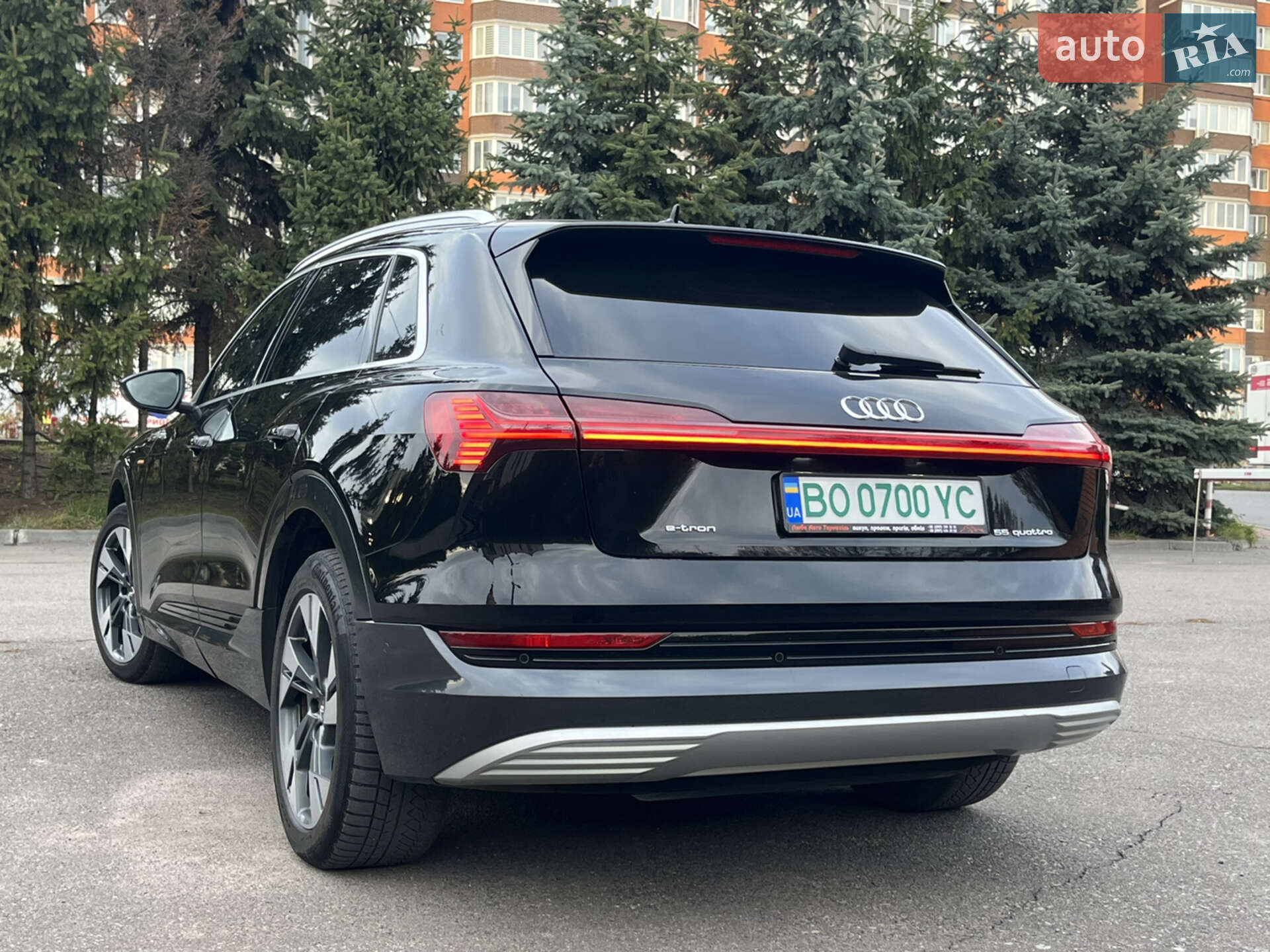 Audi e-tron 2018 VIN WAUZZZGE1KB002153 фото оголошення 5 з 52