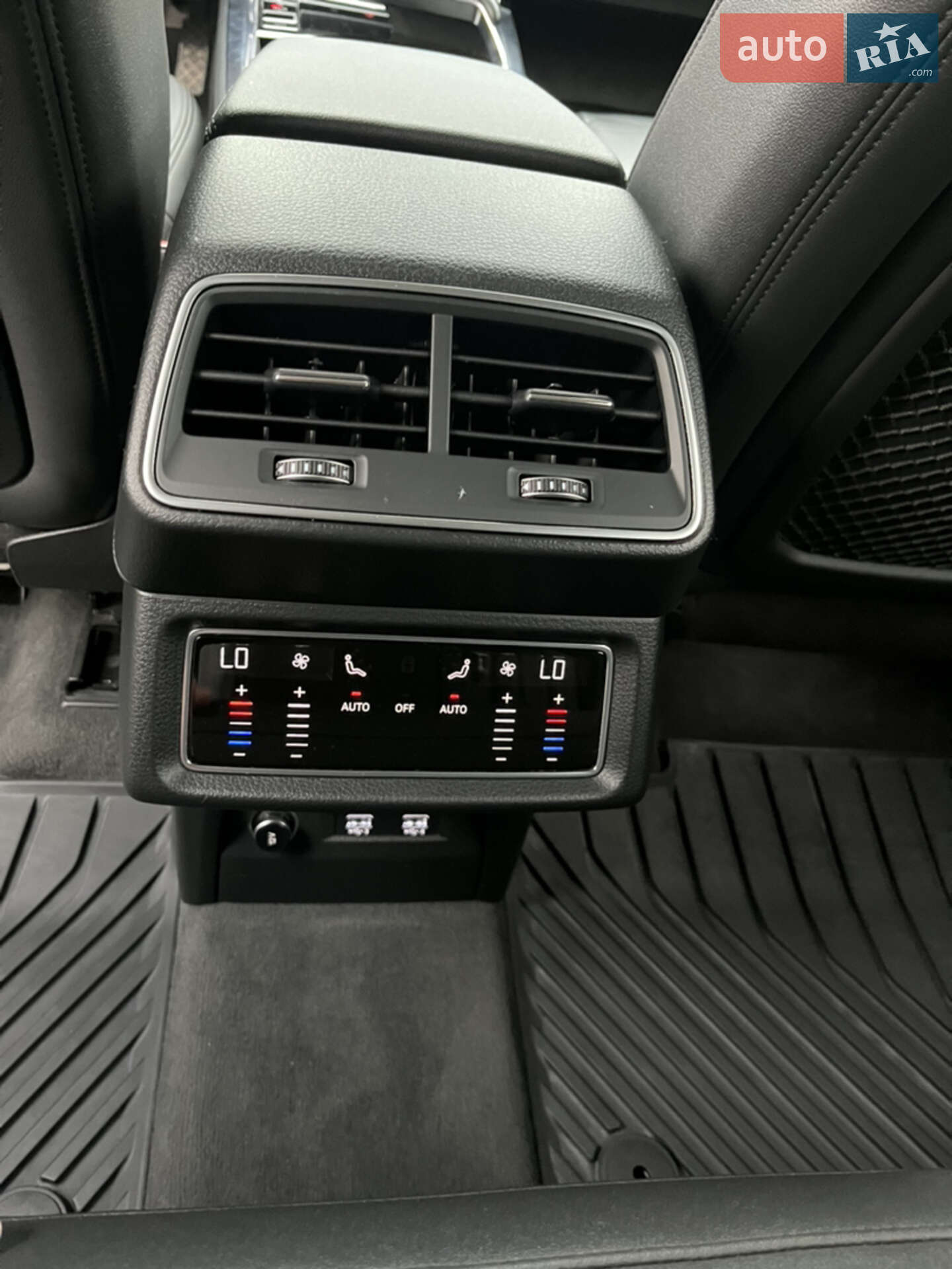 Audi e-tron 2018 VIN WAUZZZGE1KB002153 фото оголошення 17 з 52