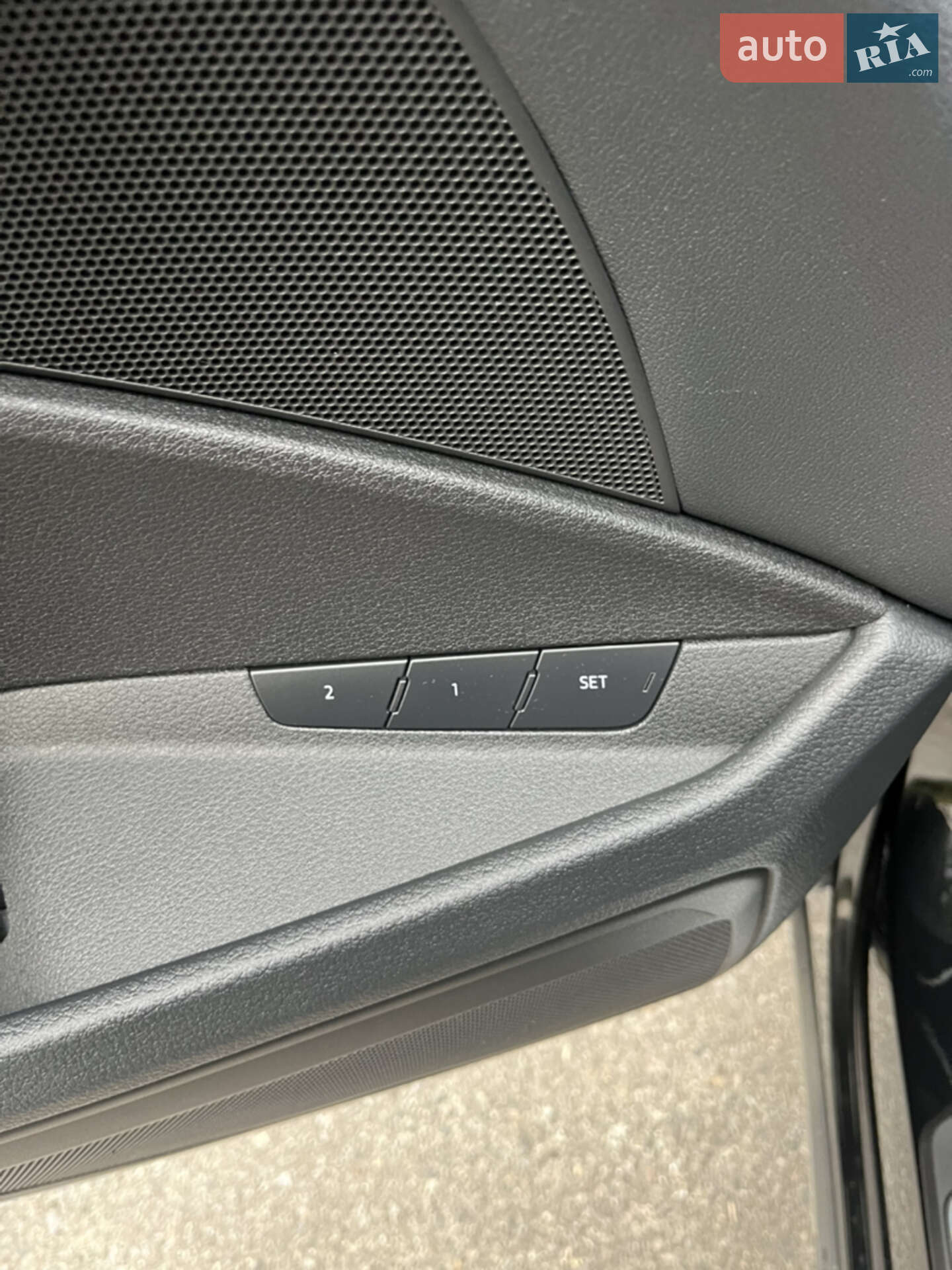 Audi e-tron 2018 VIN WAUZZZGE1KB002153 фото оголошення 19 з 52