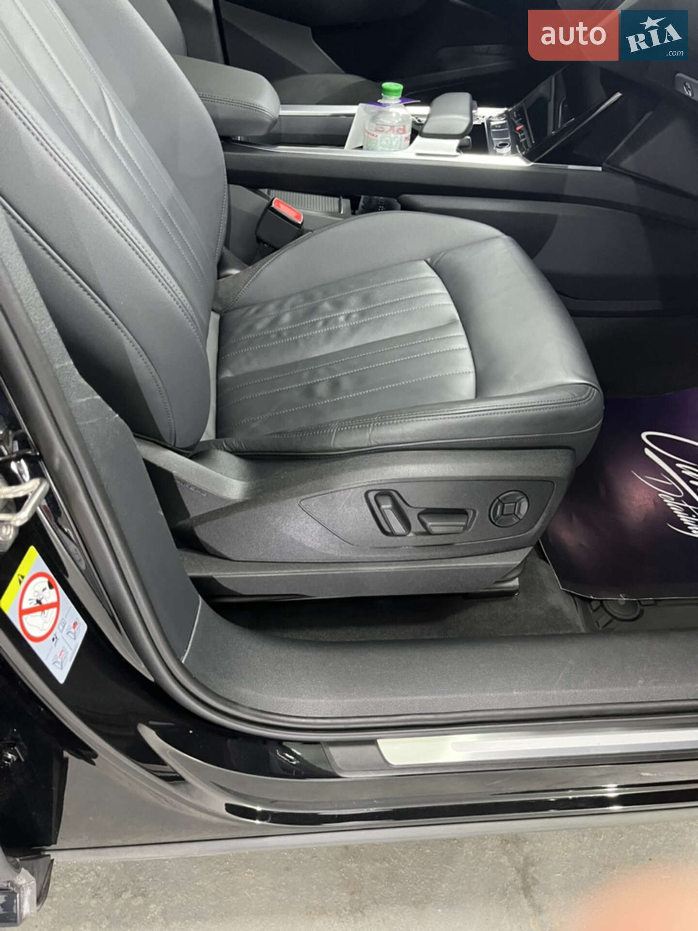Audi e-tron 2018 VIN WAUZZZGE1KB002153 фото оголошення 33 з 52