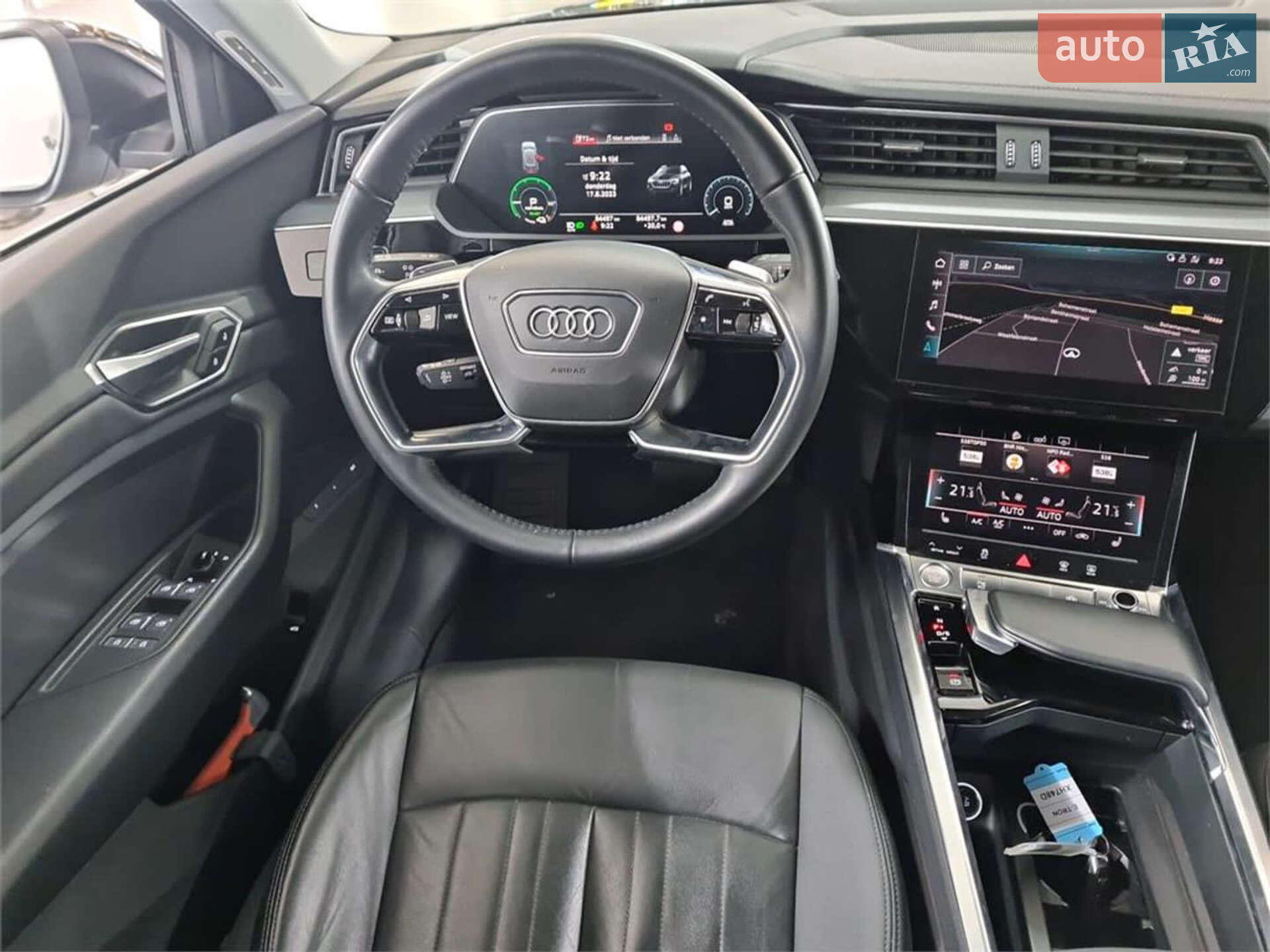 Audi e-tron 2018 VIN WAUZZZGE1KB002153 фото оголошення 41 з 52