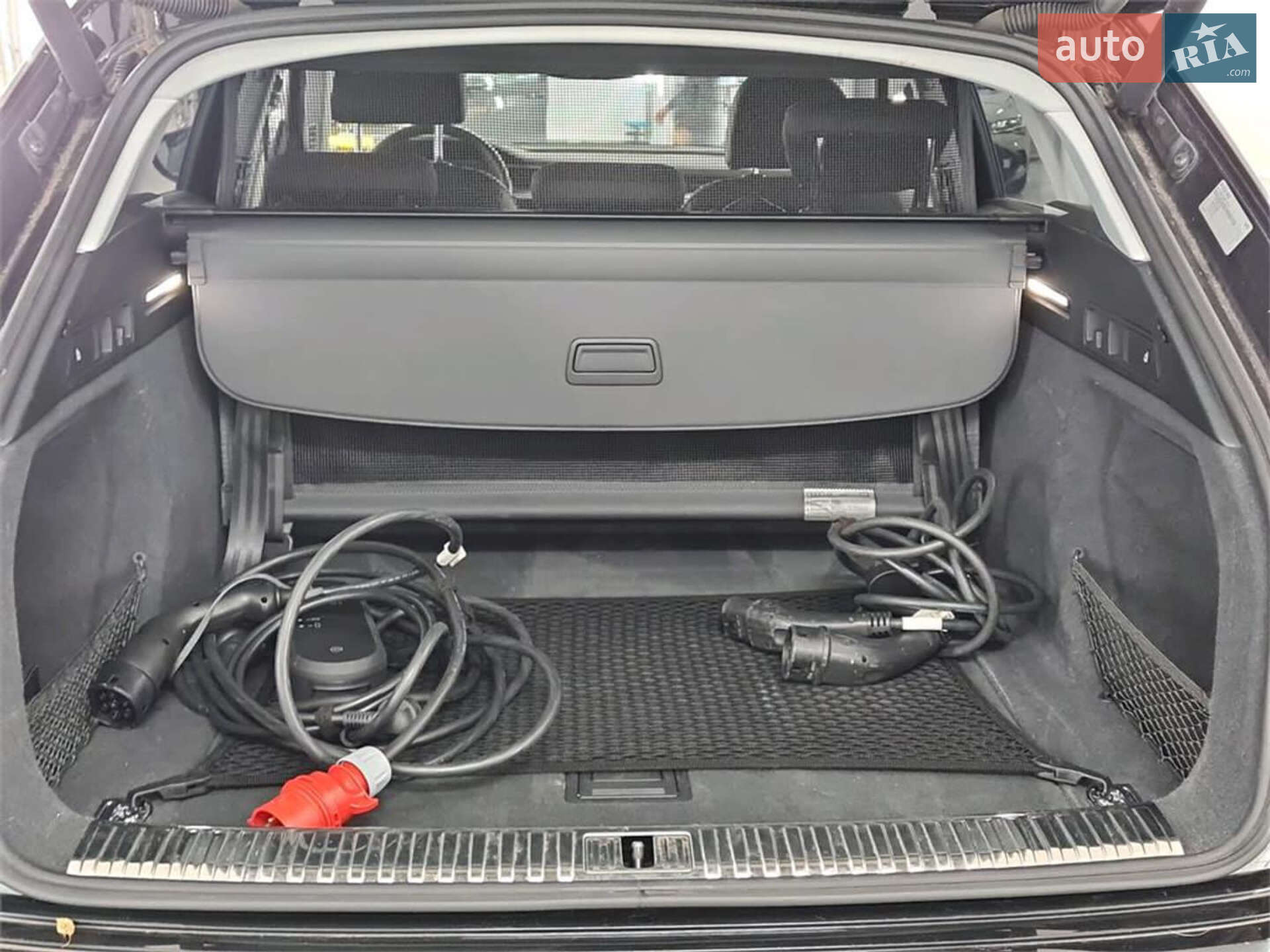 Audi e-tron 2018 VIN WAUZZZGE1KB002153 фото оголошення 49 з 52