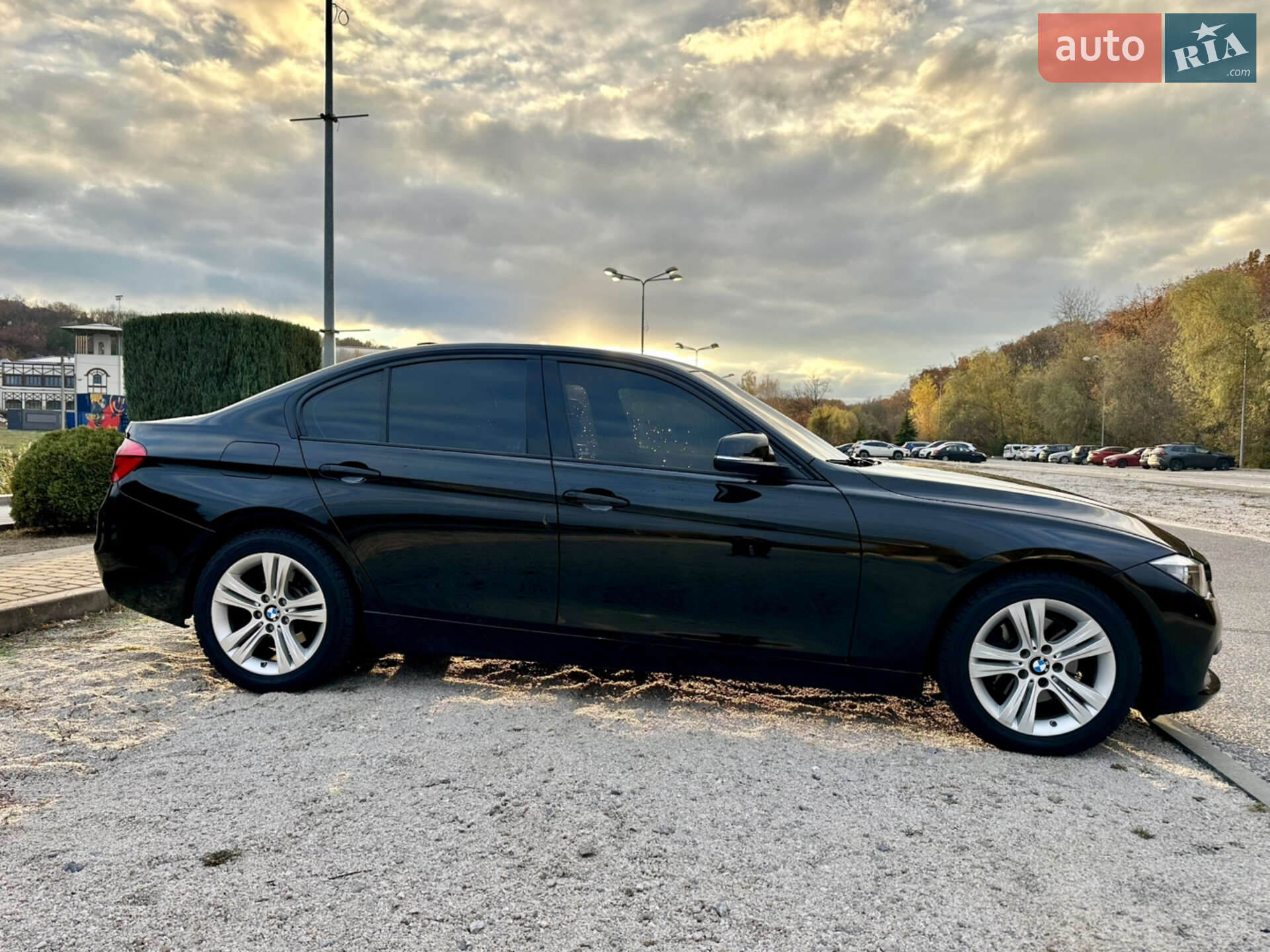 BMW 3 Series 2016 VIN WBA8E9C51GK647194 фото оголошення 3 з 8