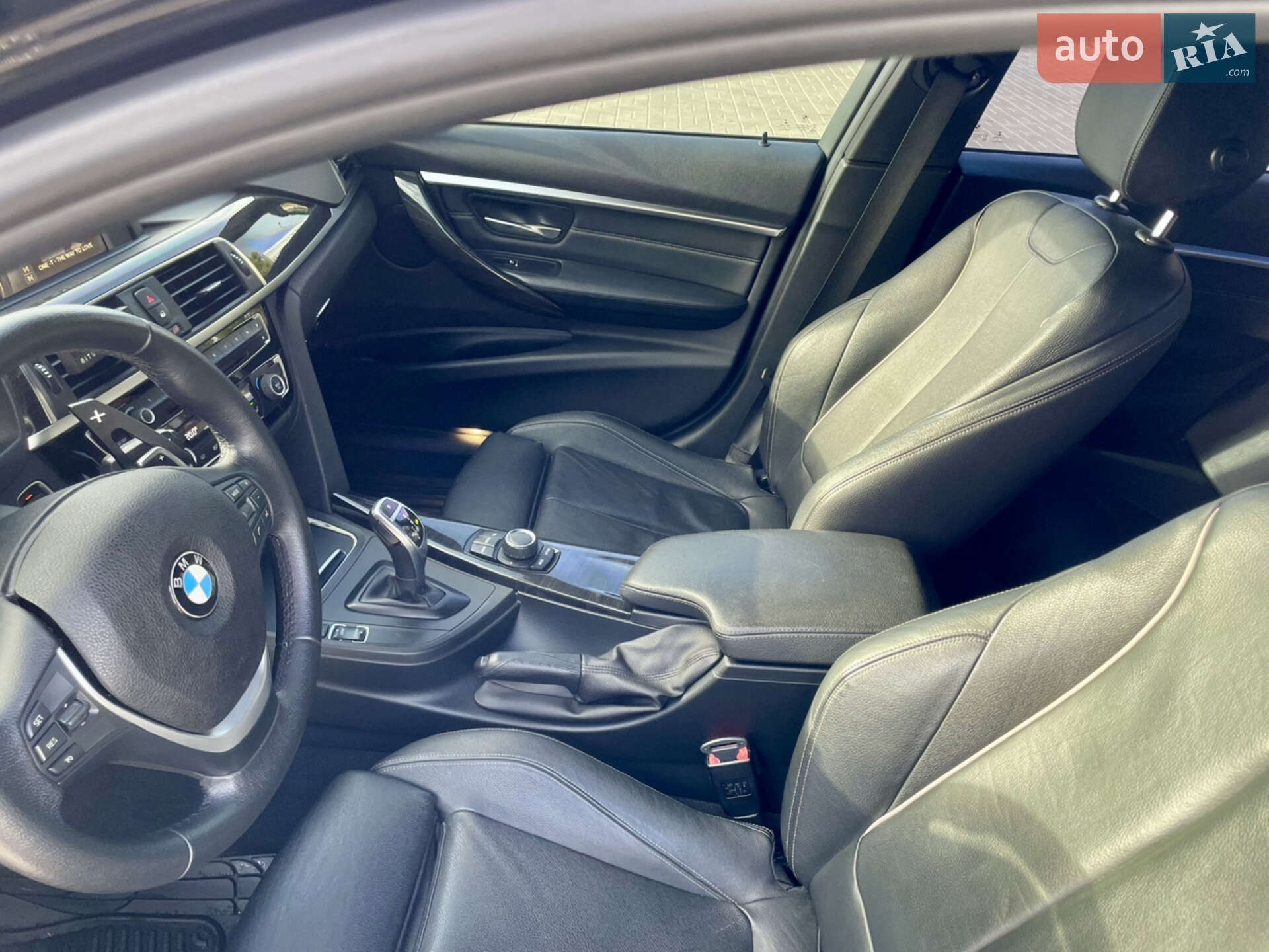 BMW 3 Series 2016 VIN WBA8E9C51GK647194 фото оголошення 4 з 8