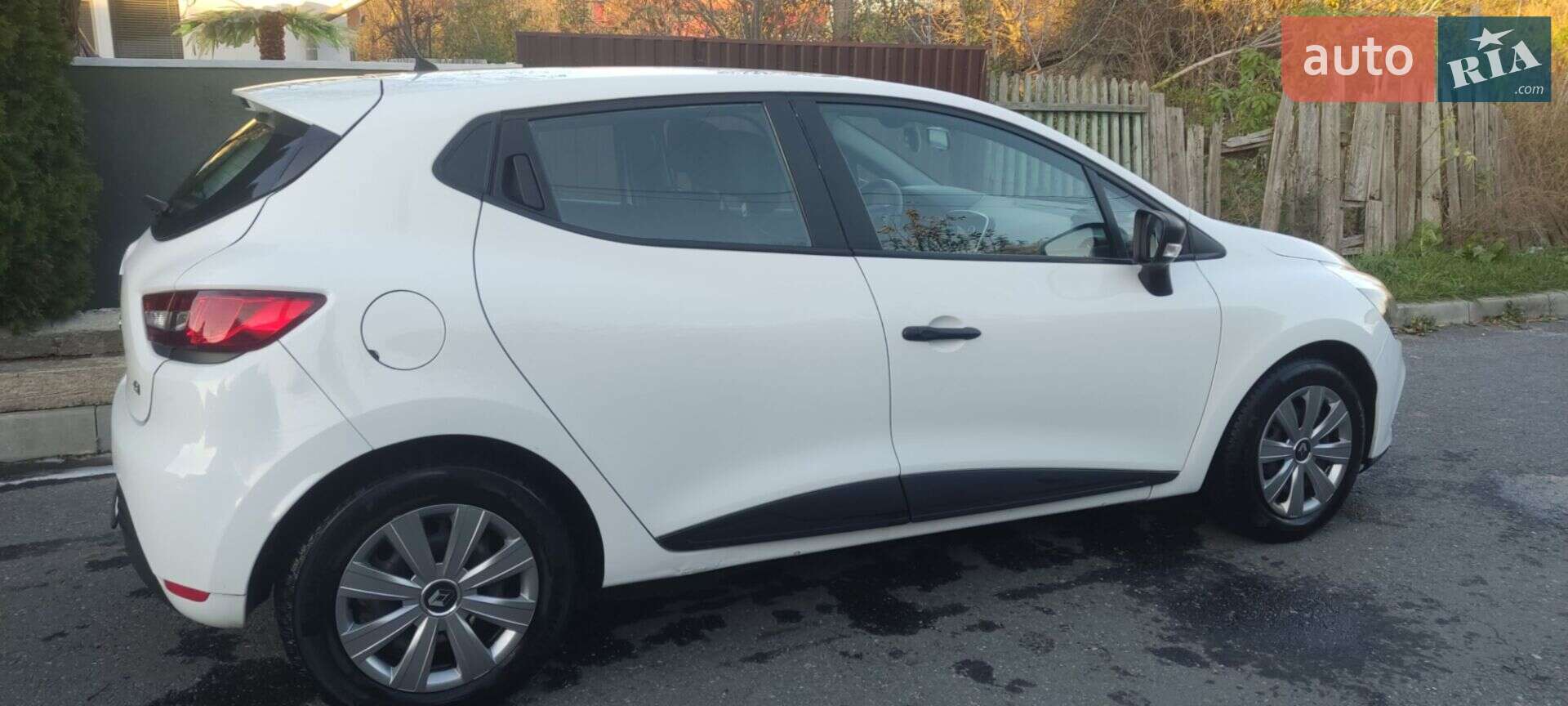 Renault Clio 2016 VIN VF15RBF0A56209187 фото оголошення 8 з 17
