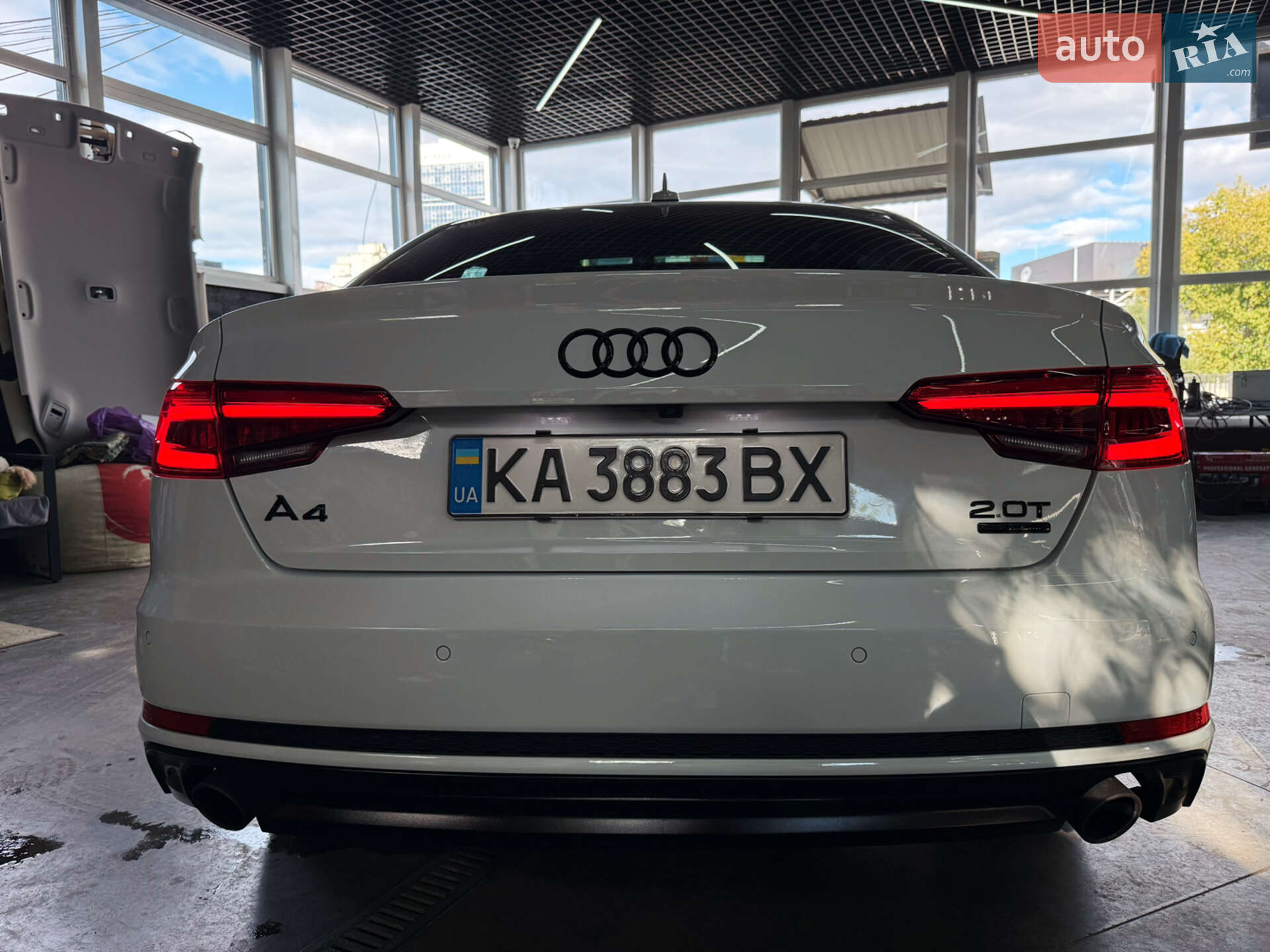 Audi A4 2016 VIN WAUENAF45HN022949 фото оголошення 14 з 15
