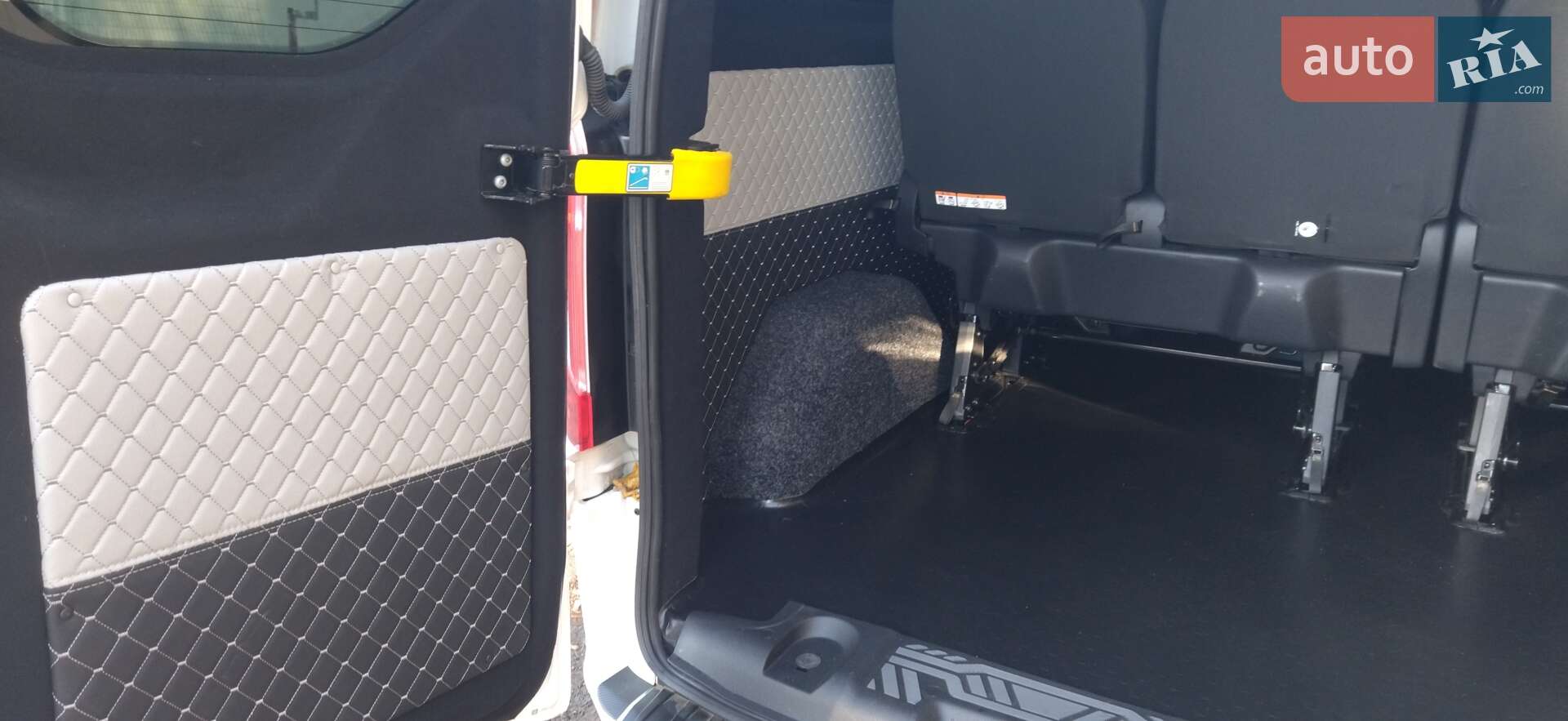 Ford Transit Custom 2018 VIN WF0YXXTTGYJA69098 фото оголошення 22 з 40