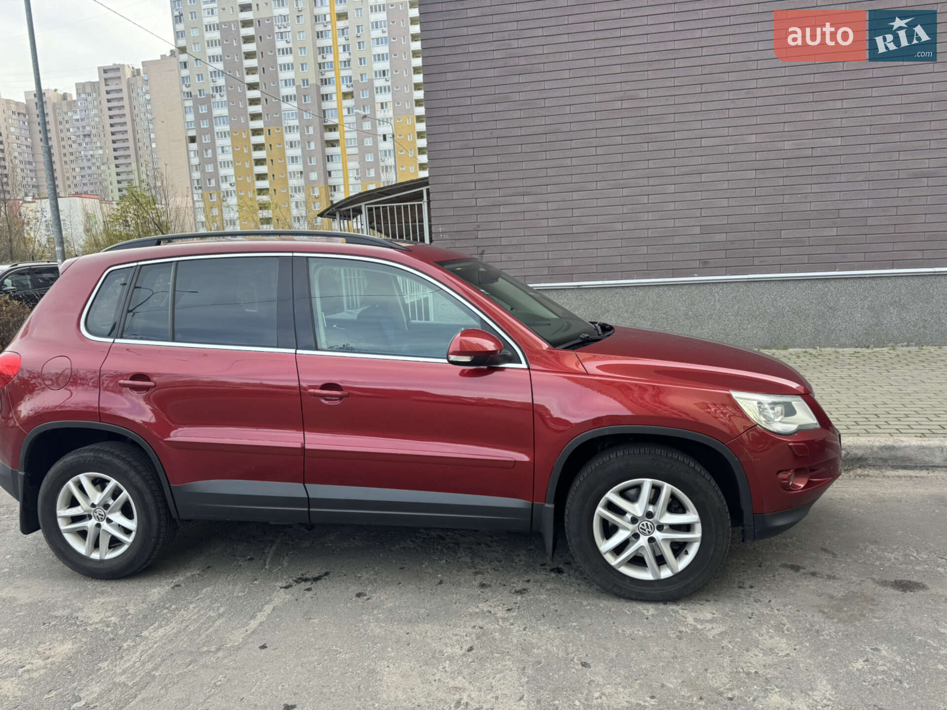 Volkswagen Tiguan 2011 VIN WVGZZZ5NZBW106342 фото оголошення 2 з 18