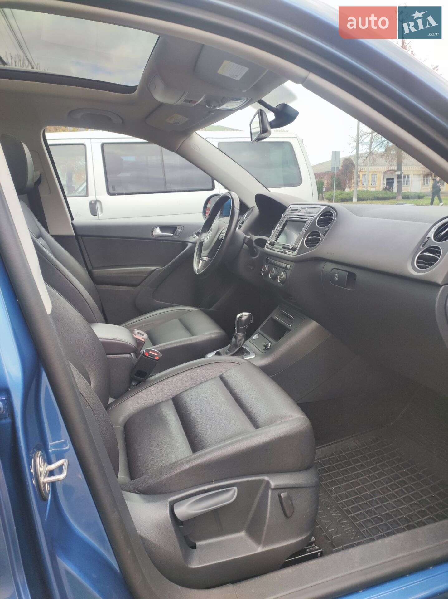 Volkswagen Tiguan 2016 VIN WVGSV7AX6HW513398 фото оголошення 3 з 18