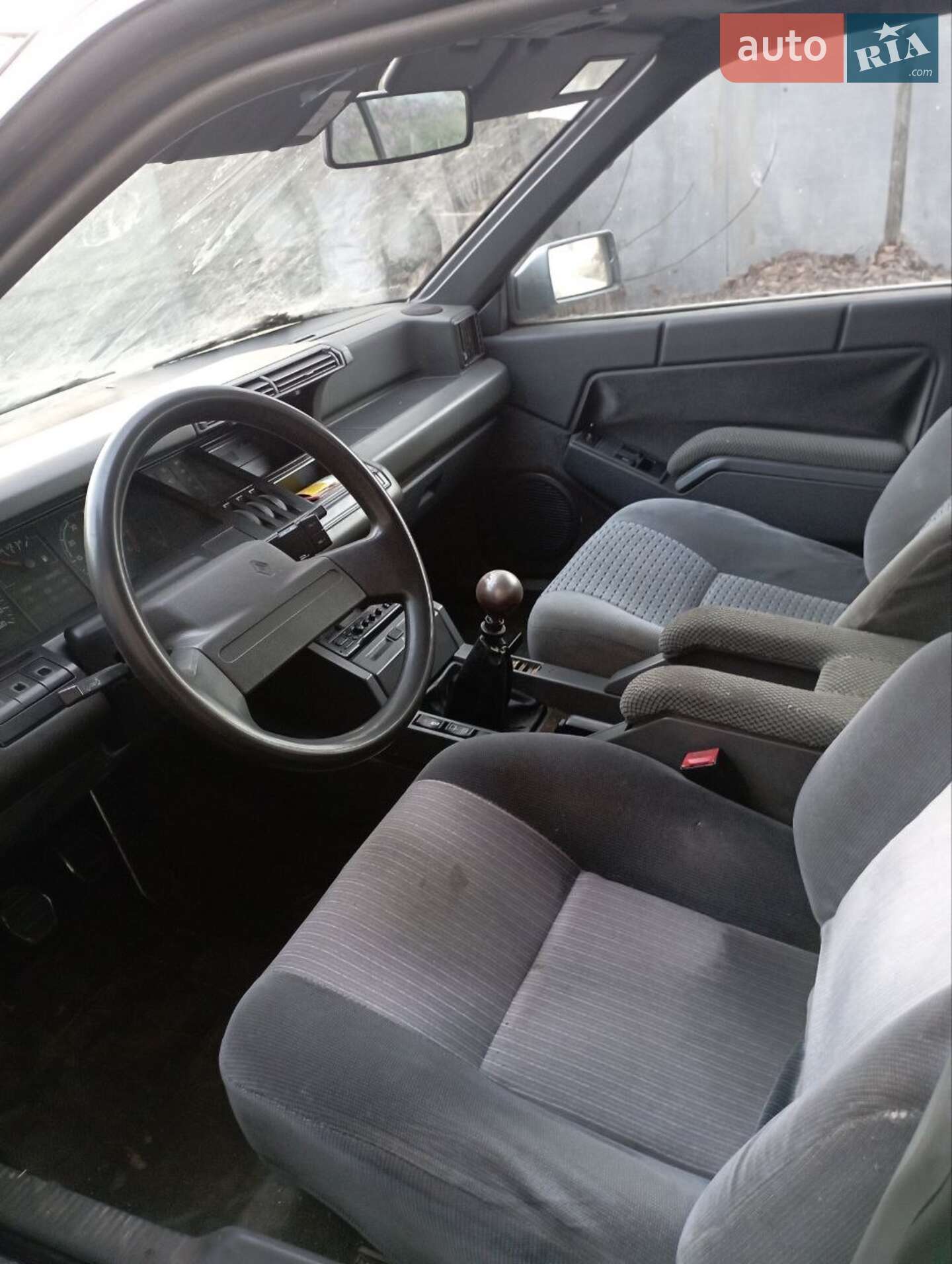 Renault 25 1988 VIN VF1B29B0502037959 фото оголошення 8 з 17