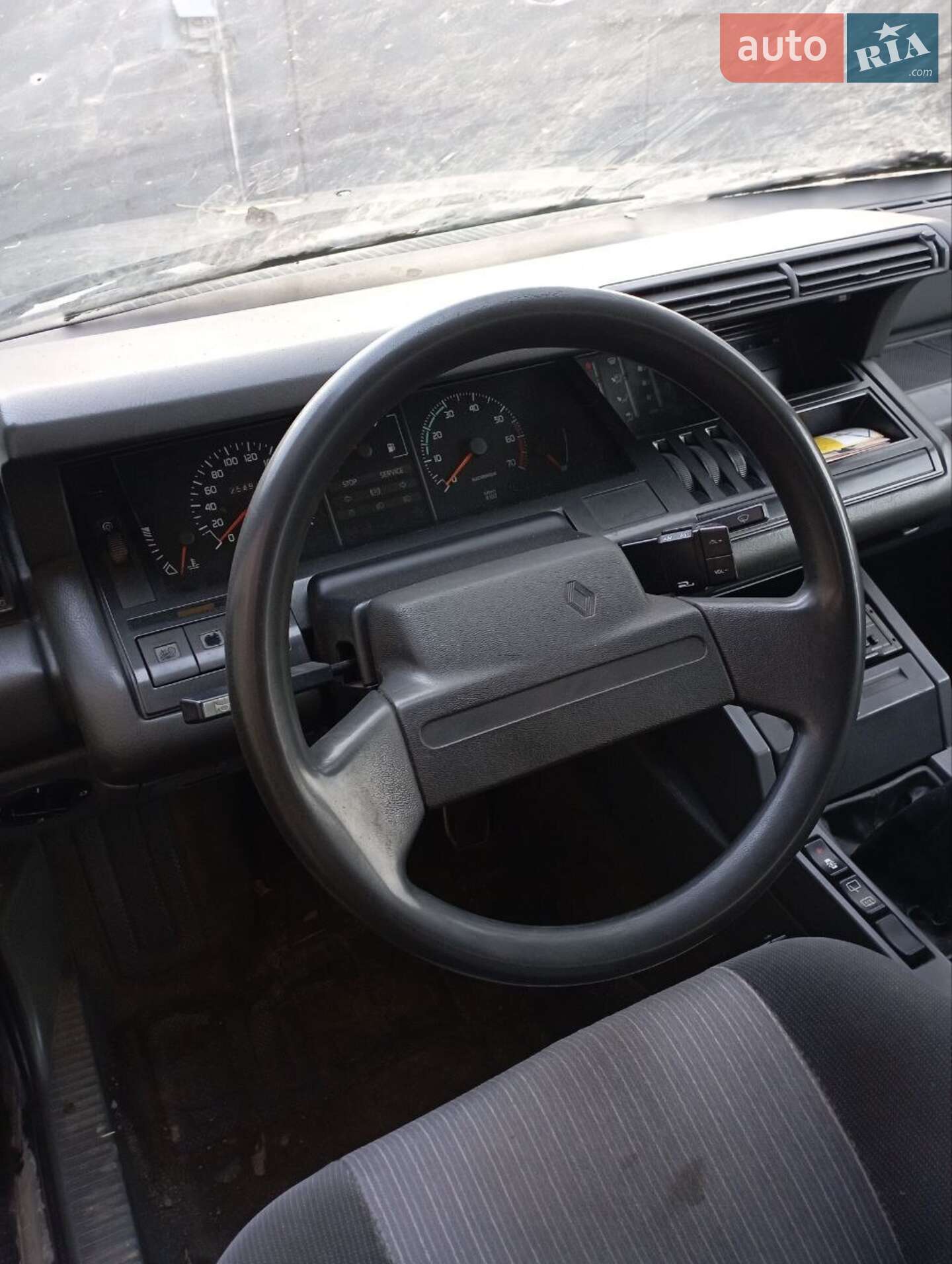 Renault 25 1988 VIN VF1B29B0502037959 фото оголошення 10 з 17