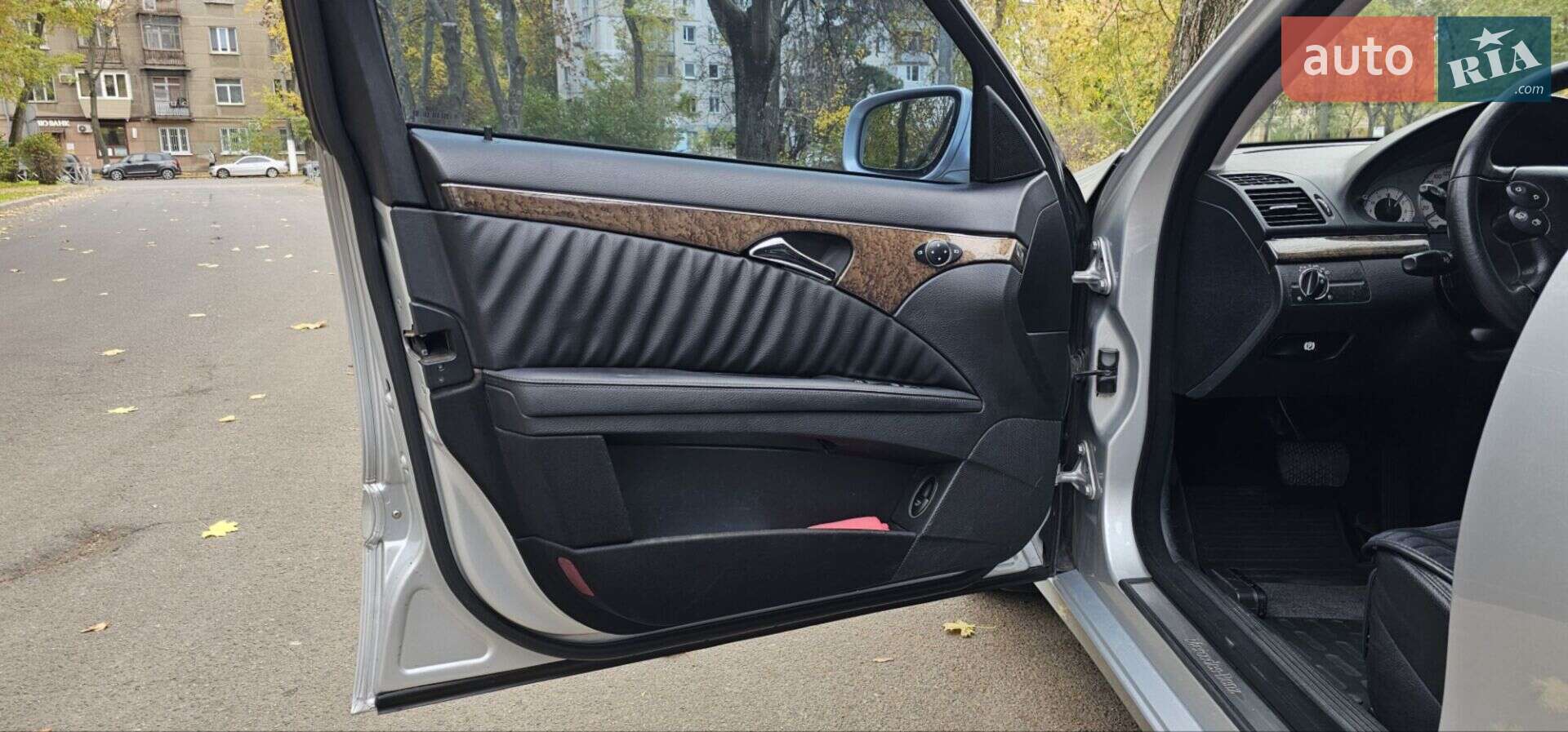 Mercedes-Benz E-Class 2009 VIN WDB2110921B350734 фото оголошення 32 з 49