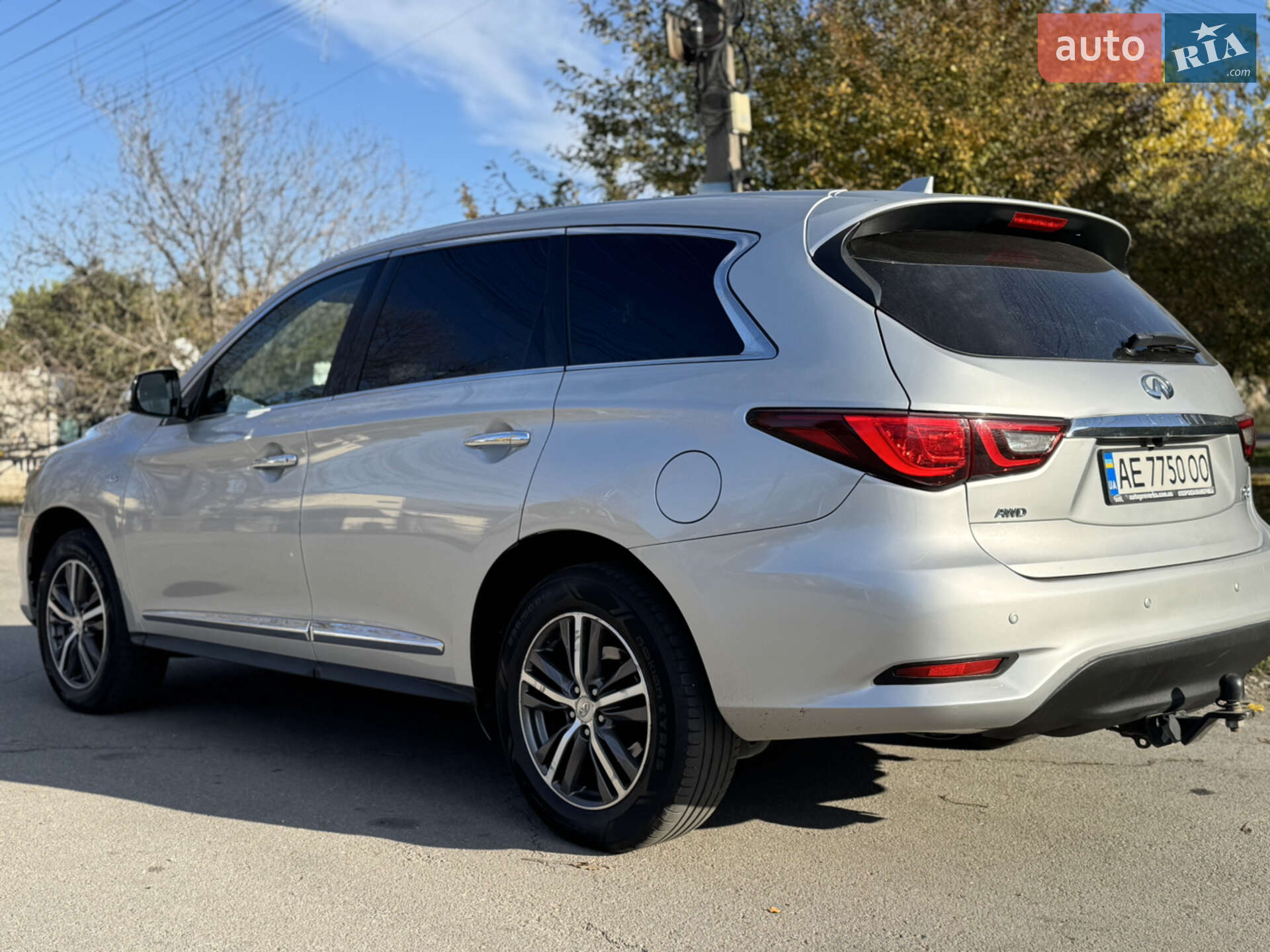Infiniti QX60 2019 VIN 5N1DL0MM4KC553284 фото оголошення 6 з 27