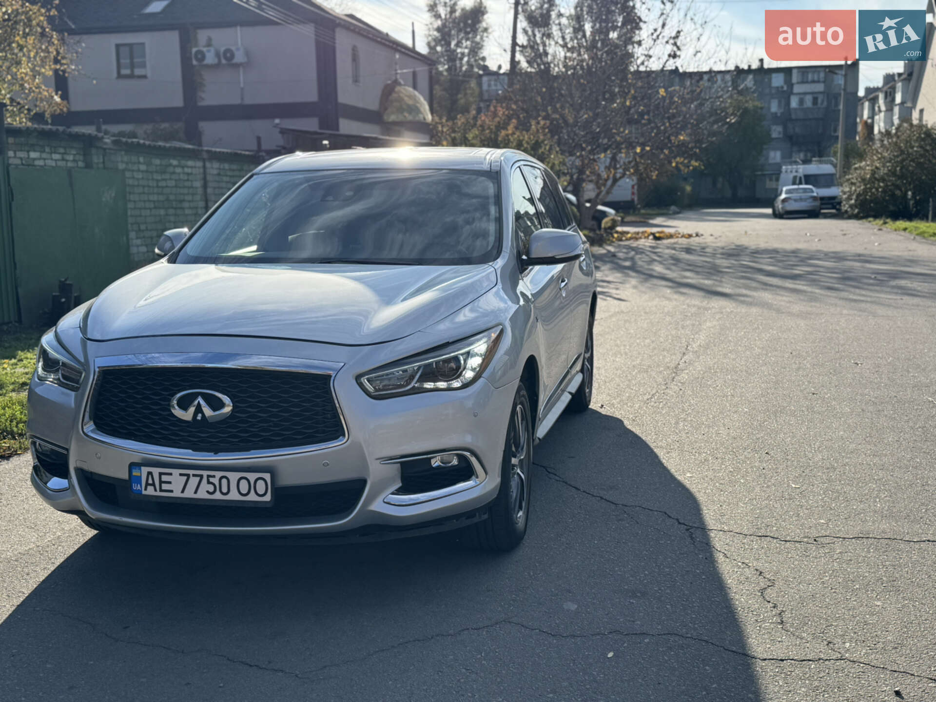 Infiniti QX60 2019 VIN 5N1DL0MM4KC553284 фото оголошення 2 з 27