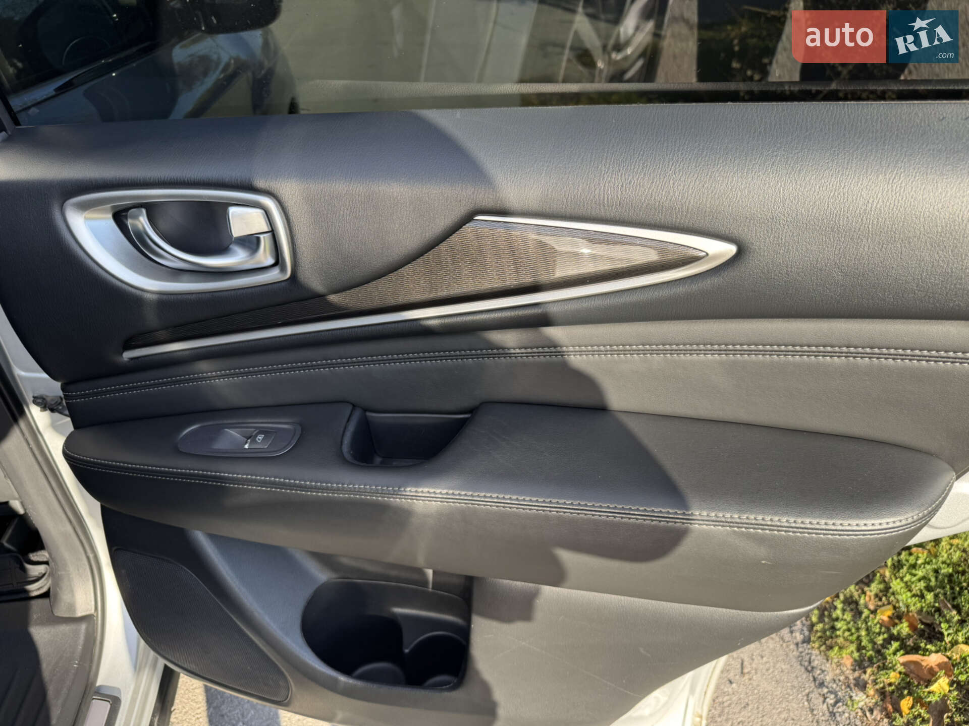 Infiniti QX60 2019 VIN 5N1DL0MM4KC553284 фото оголошення 15 з 27