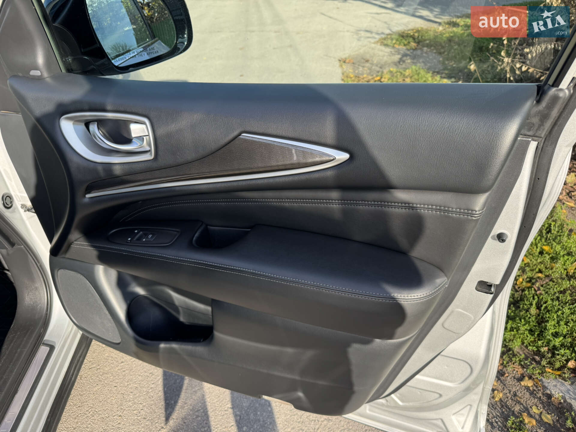 Infiniti QX60 2019 VIN 5N1DL0MM4KC553284 фото оголошення 17 з 27