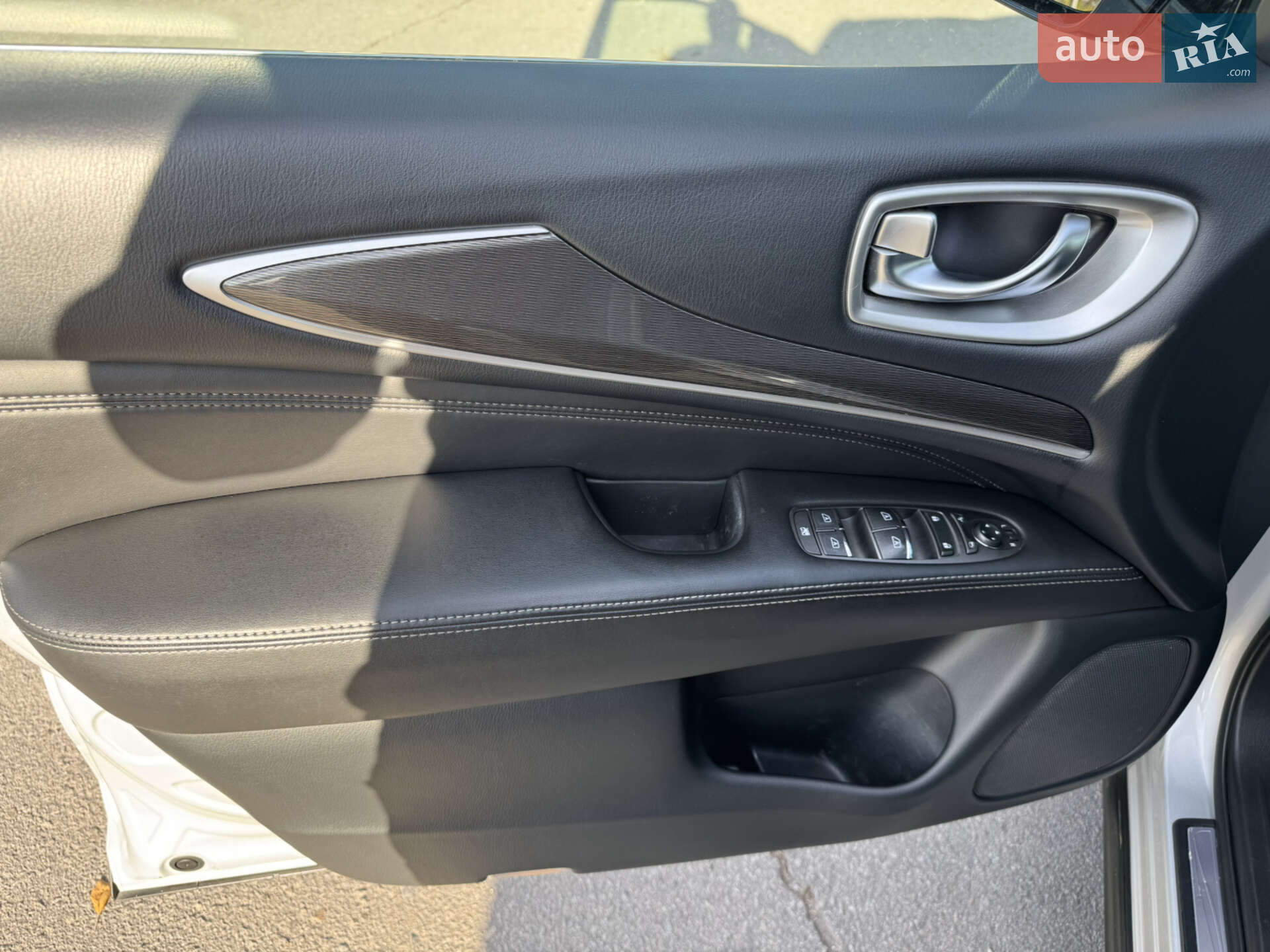 Infiniti QX60 2019 VIN 5N1DL0MM4KC553284 фото оголошення 20 з 27