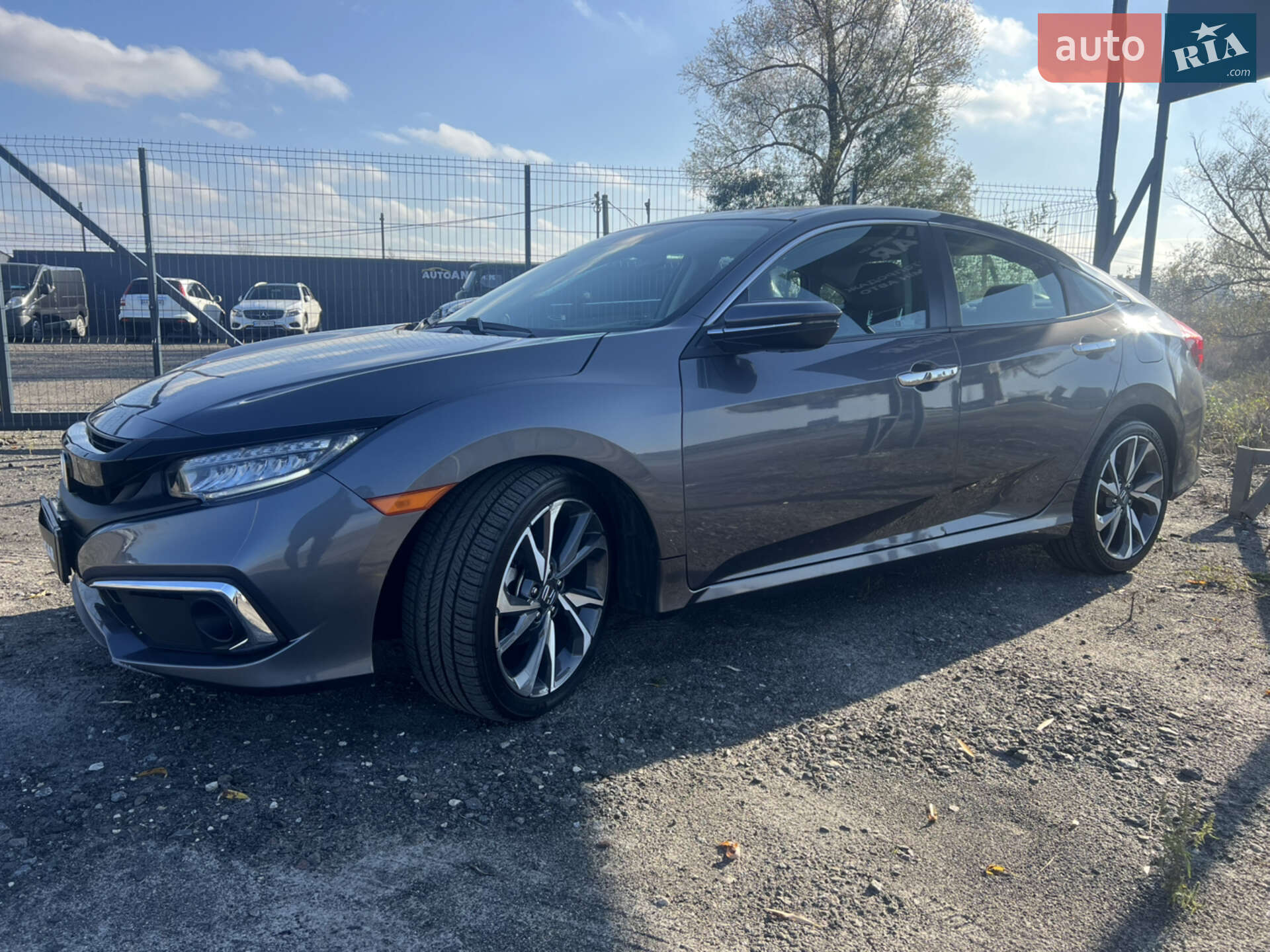 Honda Civic 2019 VIN 19XFC1F93KE206601 фото оголошення 2 з 42