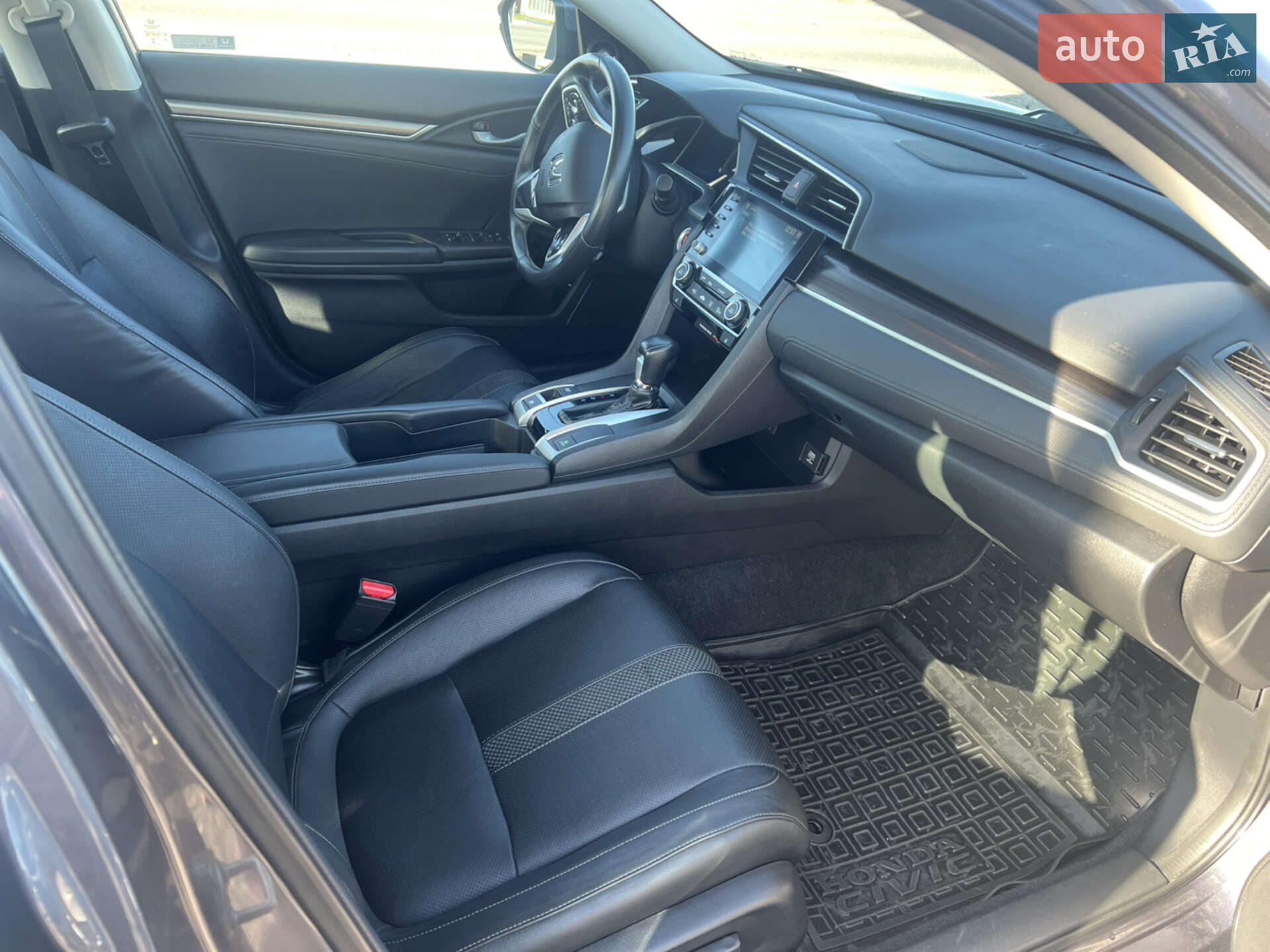 Honda Civic 2019 VIN 19XFC1F93KE206601 фото оголошення 9 з 42