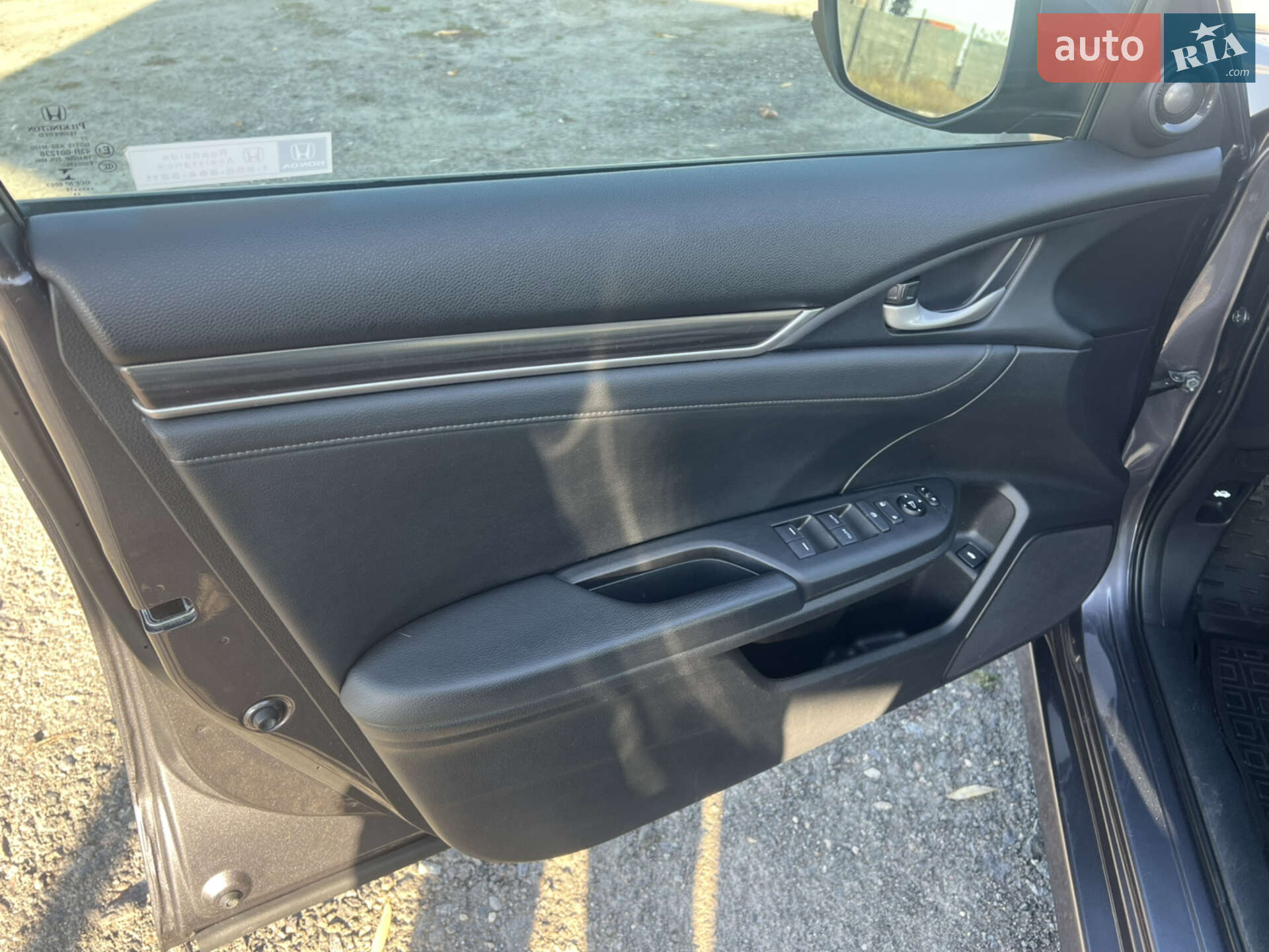 Honda Civic 2019 VIN 19XFC1F93KE206601 фото оголошення 13 з 42