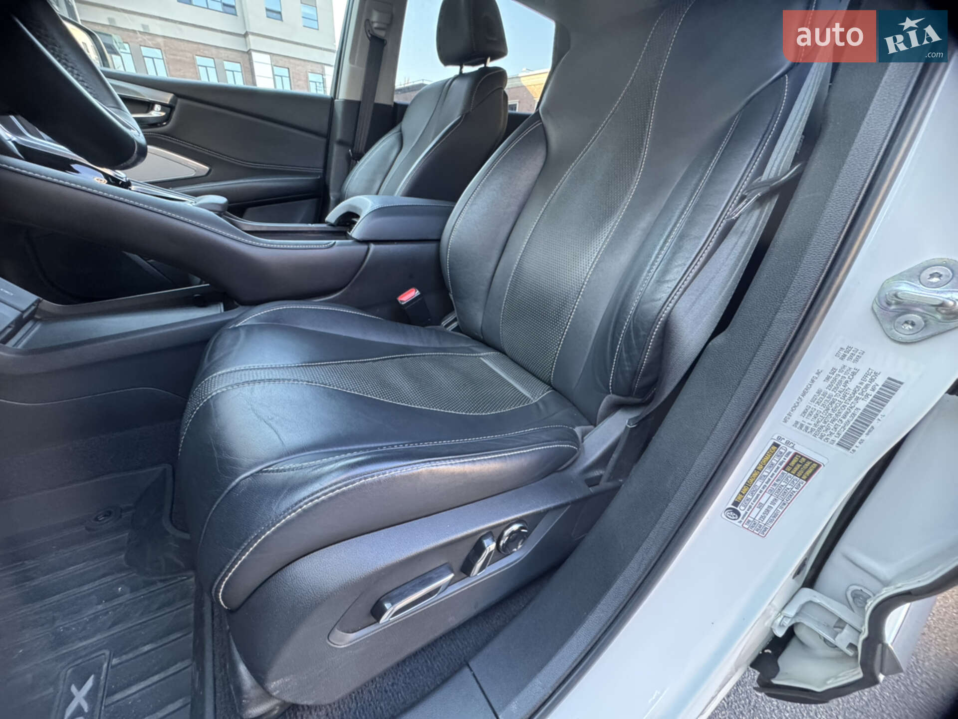 Acura RDX 2018 VIN 5J8TC2H55KL008176 фото оголошення 30 з 59