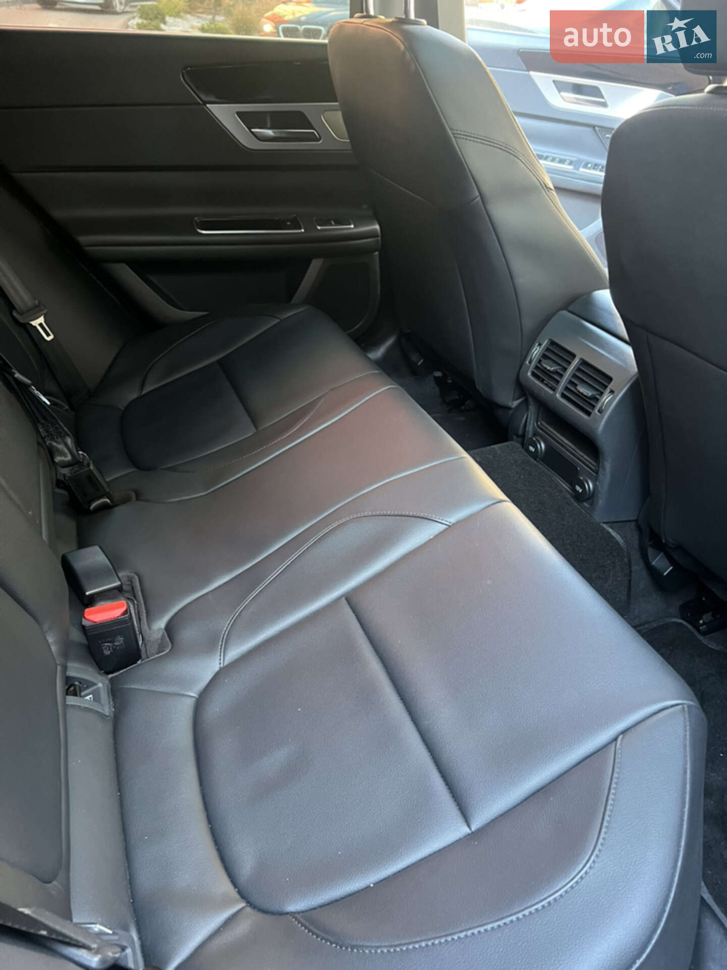 Jaguar XF 2015 VIN SAJBD4BV2GCY08938 фото оголошення 6 з 13