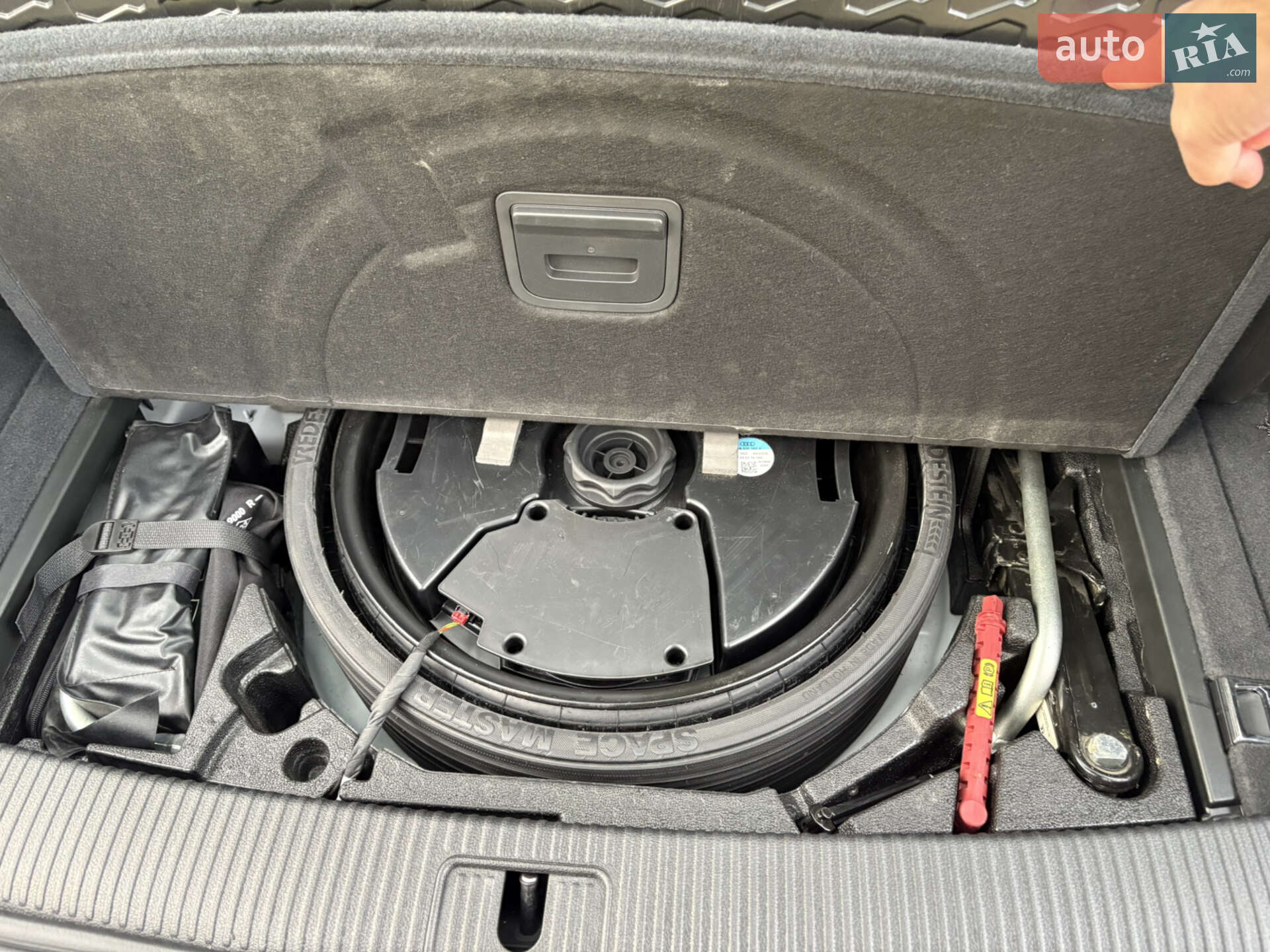 Audi Q5 2023 VIN WA1EAAFY2P2105458 фото оголошення 11 з 11