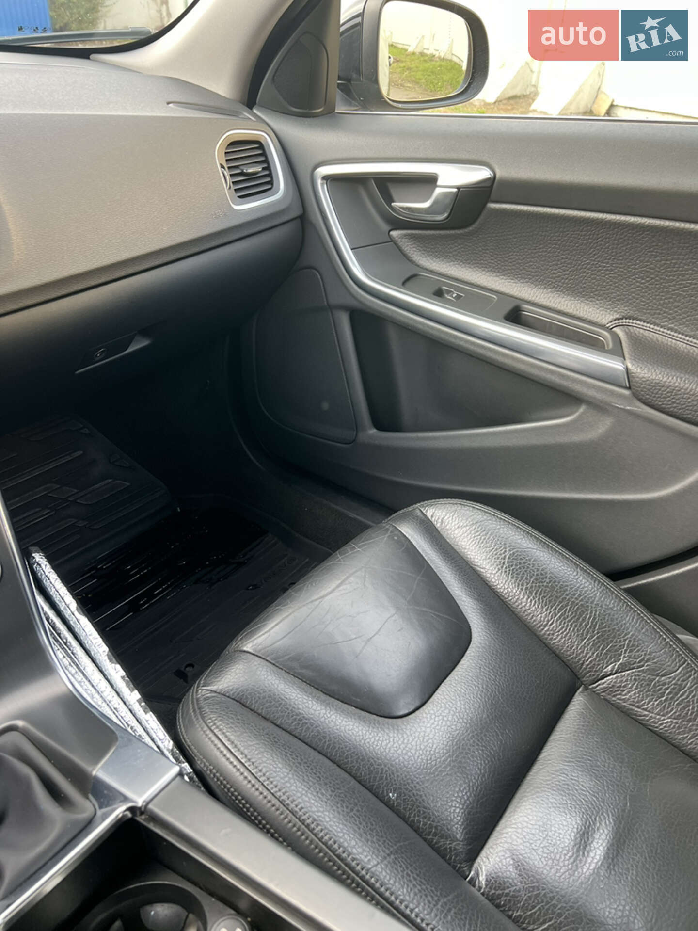 Volvo V60 2011 VIN YV1FW84A1C1051076 фото оголошення 25 з 37