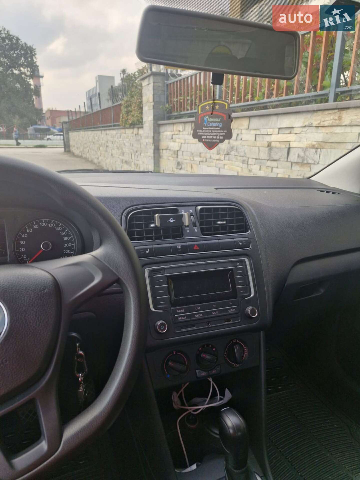 Volkswagen Polo 2016 VIN XW8ZZZ61ZGG039024 фото оголошення 4 з 11