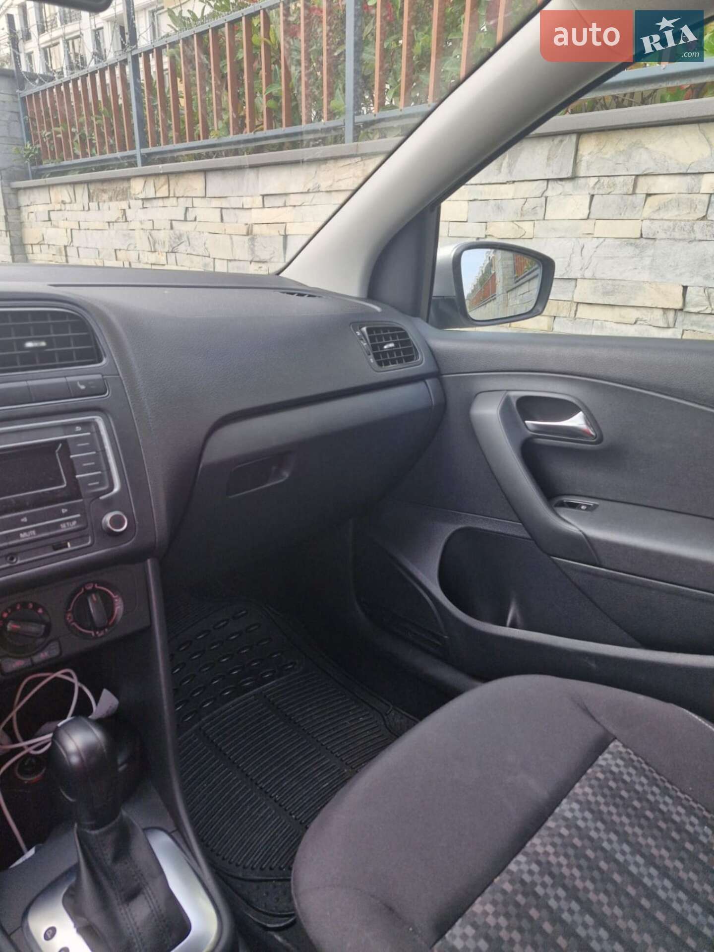 Volkswagen Polo 2016 VIN XW8ZZZ61ZGG039024 фото оголошення 5 з 11