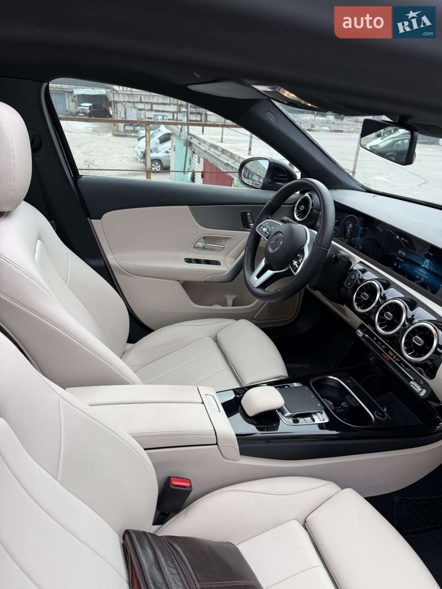 Mercedes-Benz A-Class 2019 VIN WDD1771871W010070 фото оголошення 3 з 7