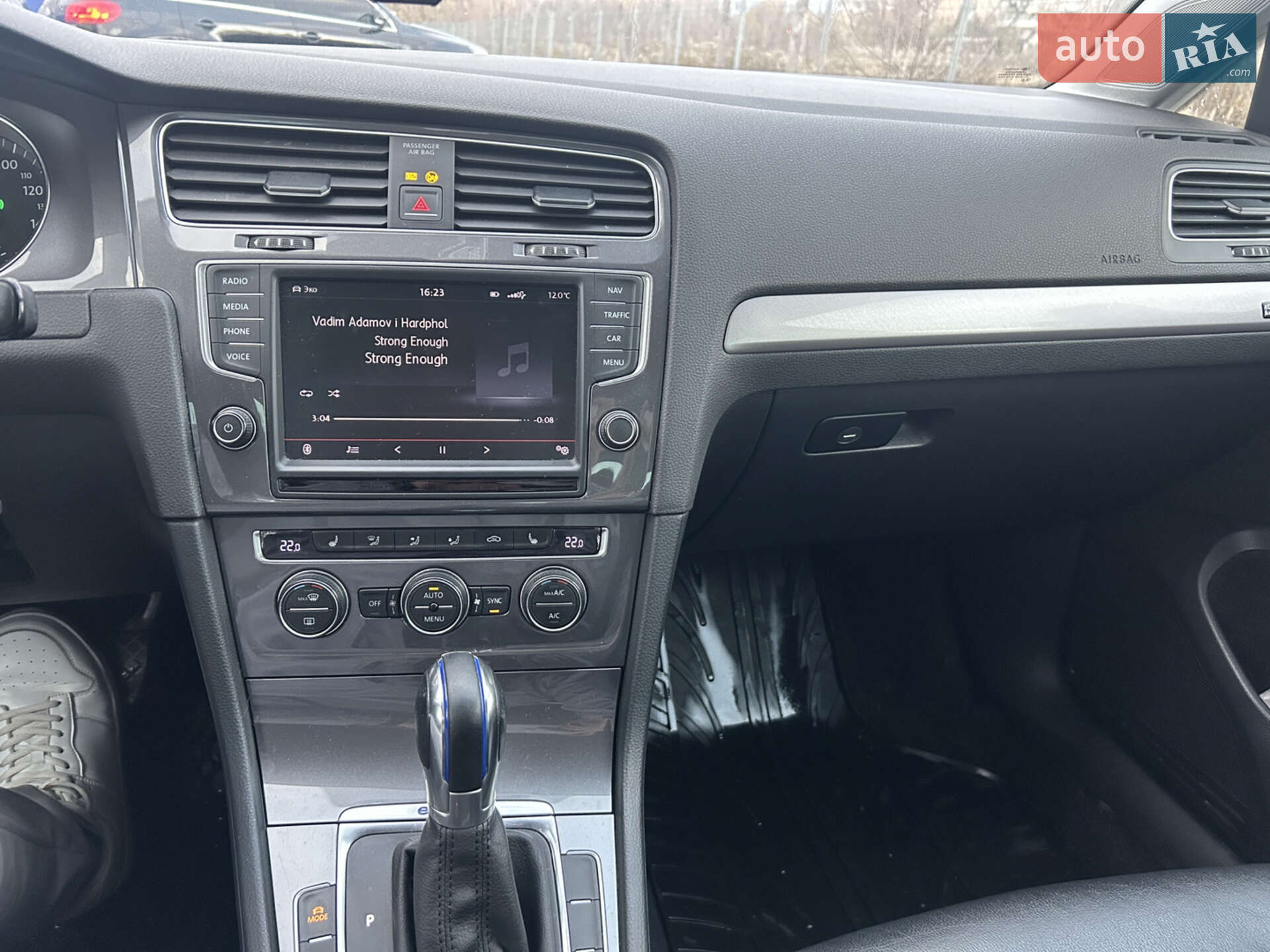 Volkswagen e-Golf 2014 VIN WVWZZZAUZFW905958 фото оголошення 18 з 18